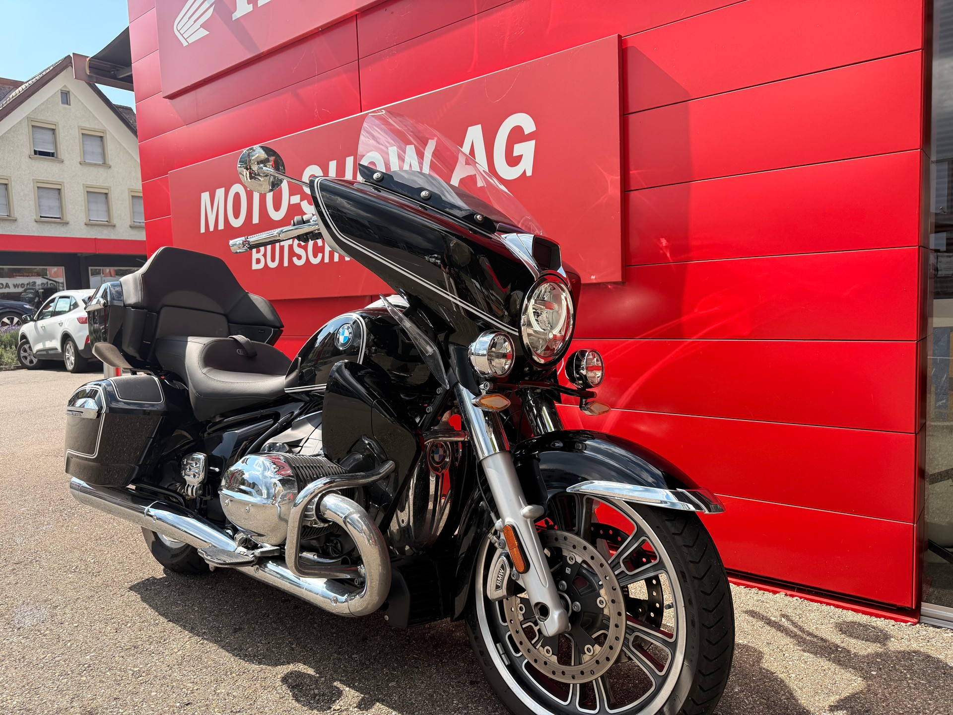 BMW R 18 Transcontinental-showroom-element-3