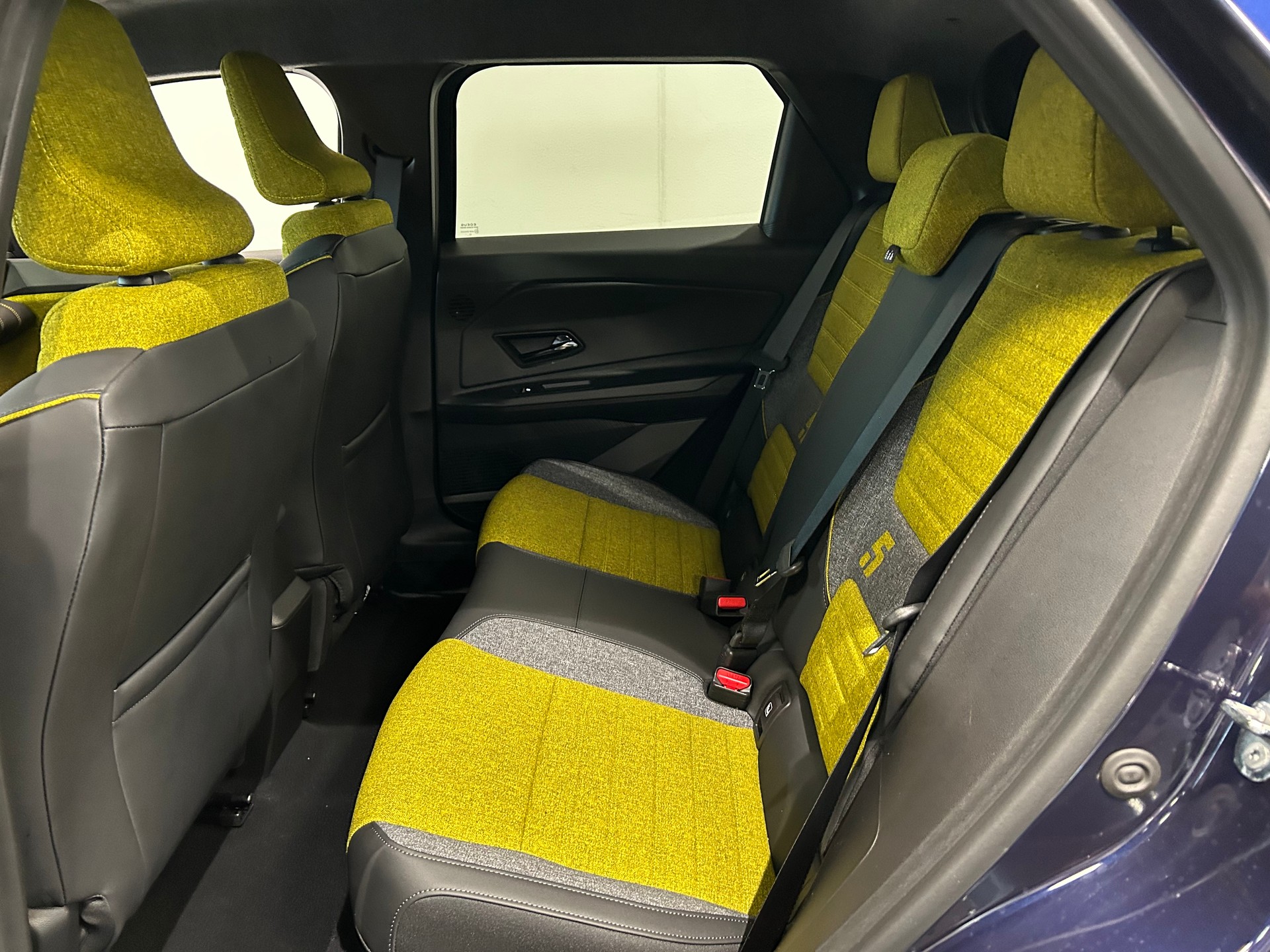RENAULT R5 E-Tech Comfort Range 52 kWh Iconic Five-image-13