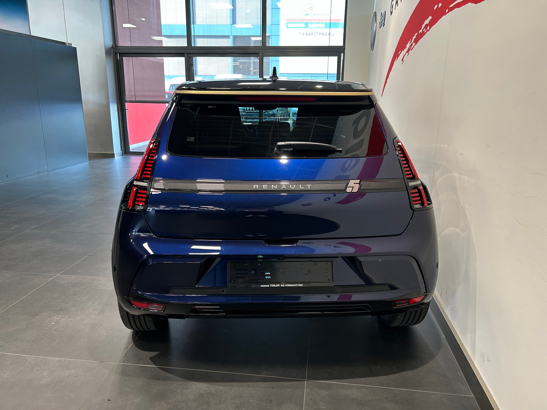 RENAULT R5 E-Tech Comfort Range 52 kWh Iconic Five-image-19