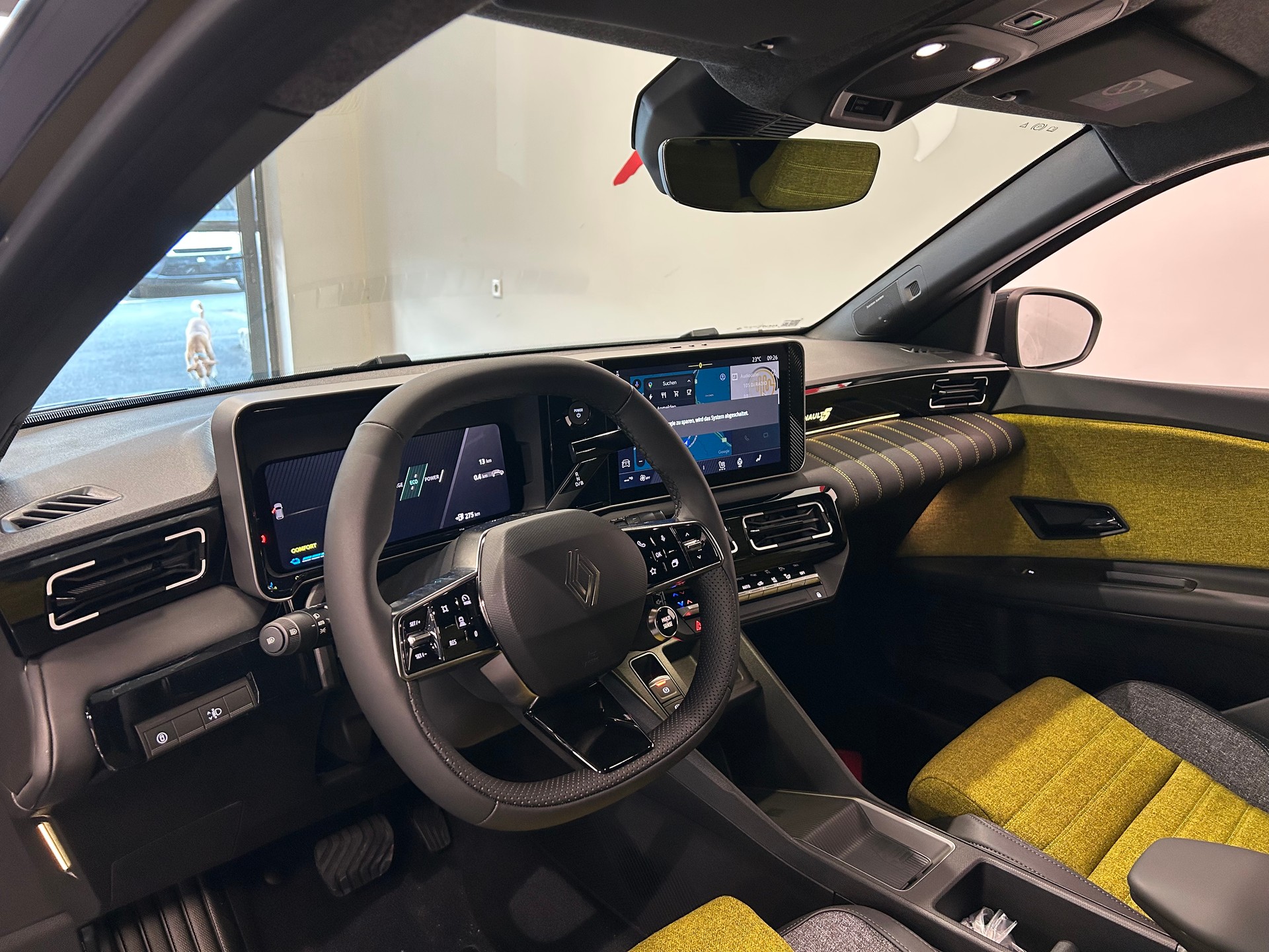 RENAULT R5 E-Tech Comfort Range 52 kWh Iconic Five-image-10