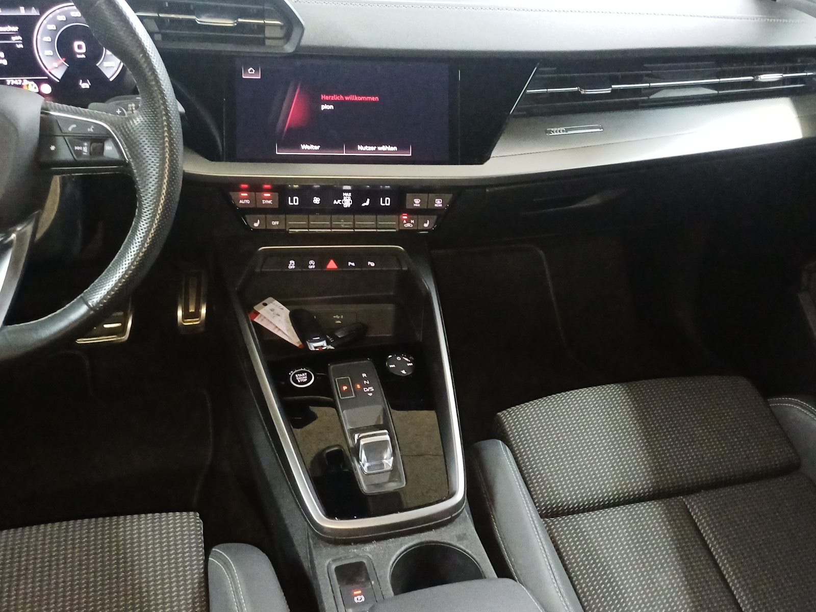 AUDI A3 Sportback 35 TFSI S-tronic-image-10