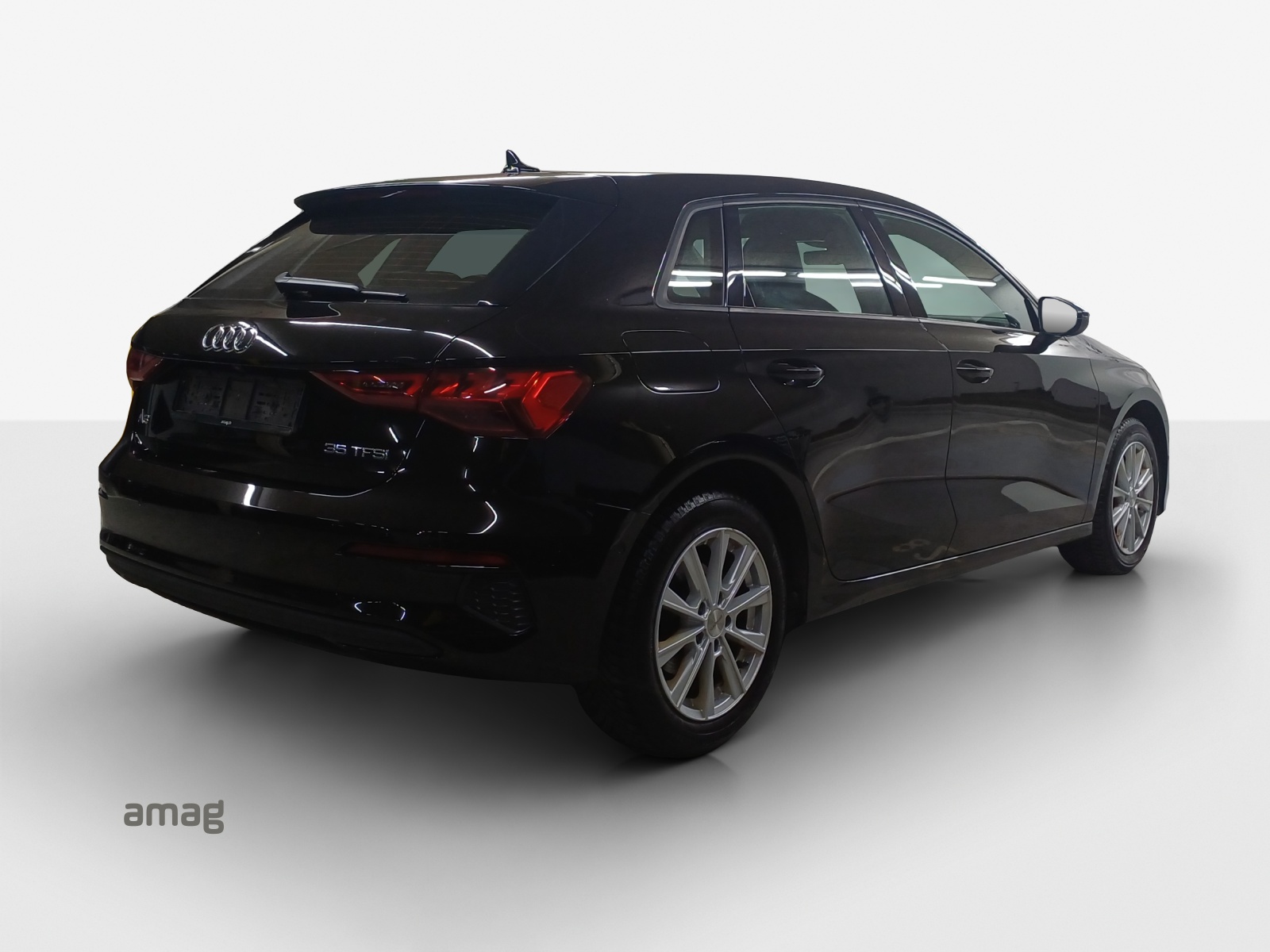 AUDI A3 Sportback 35 TFSI S-tronic-image-4