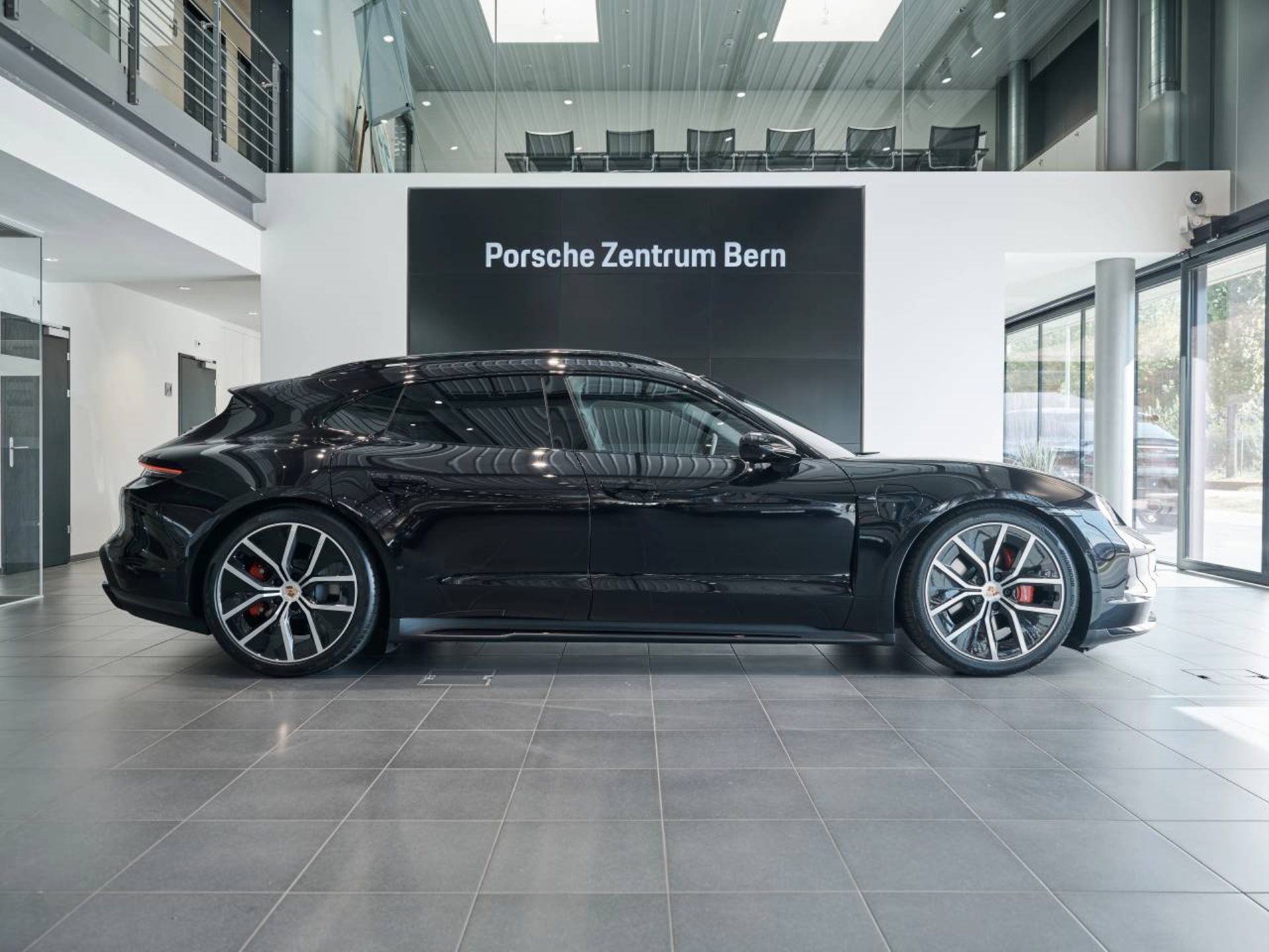 PORSCHE Taycan 4S Sport Turismo Black Edition-image-1