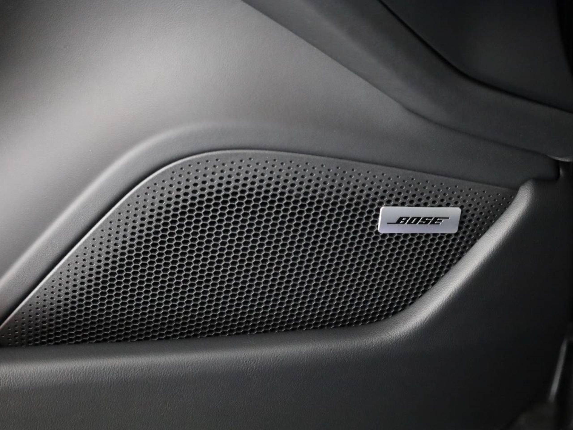 PORSCHE Taycan 4S Sport Turismo Black Edition-image-27
