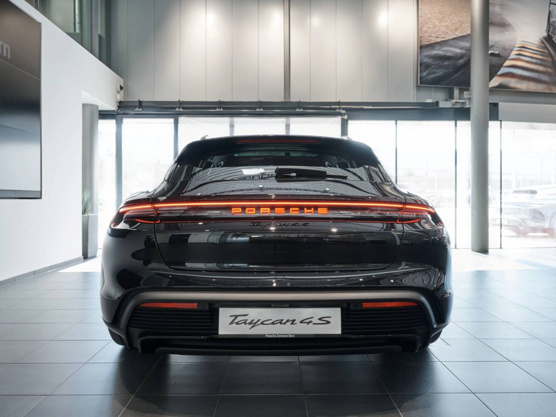 PORSCHE Taycan 4S Sport Turismo Black Edition-image-5