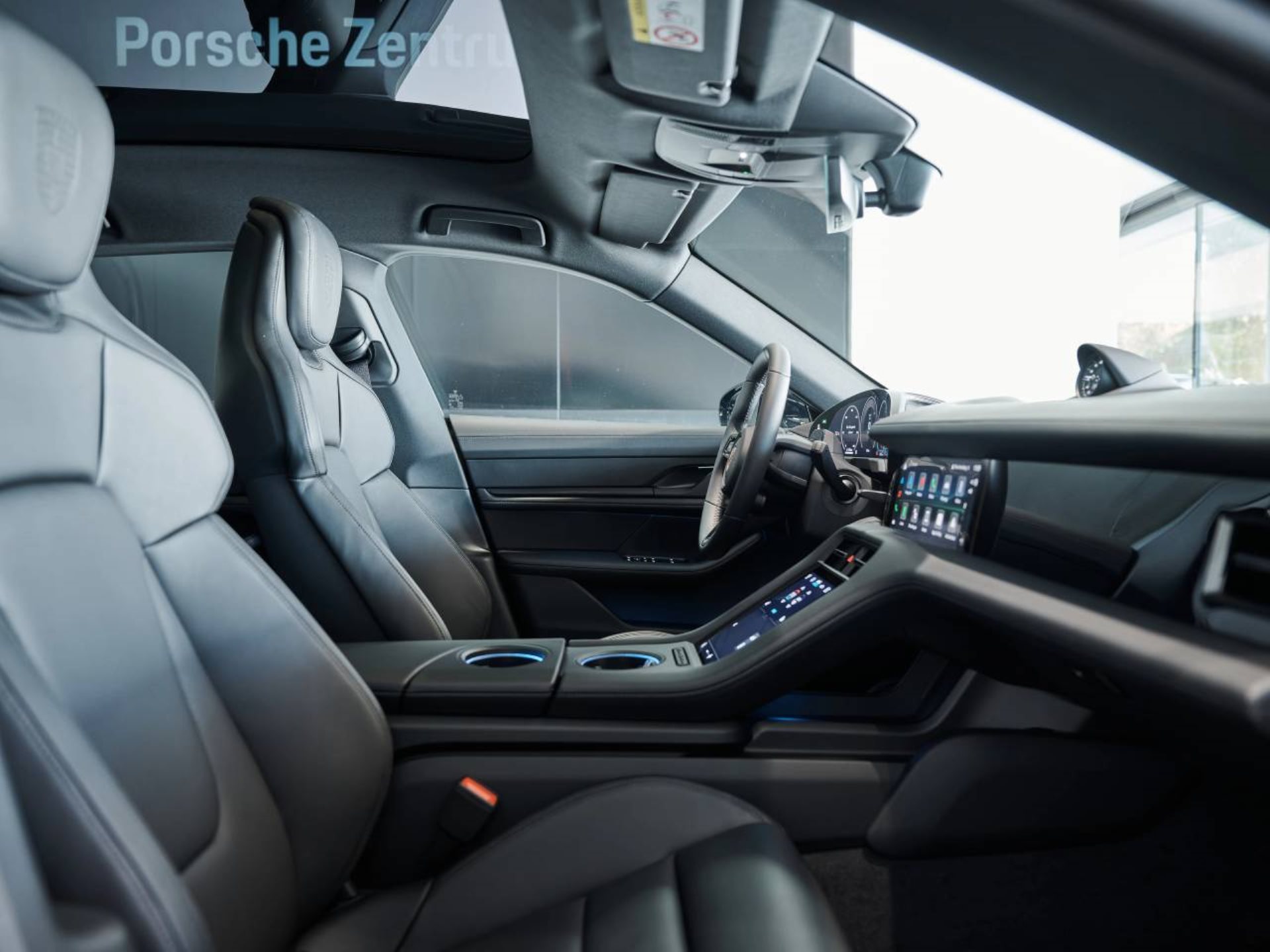 PORSCHE Taycan 4S Sport Turismo Black Edition-image-18