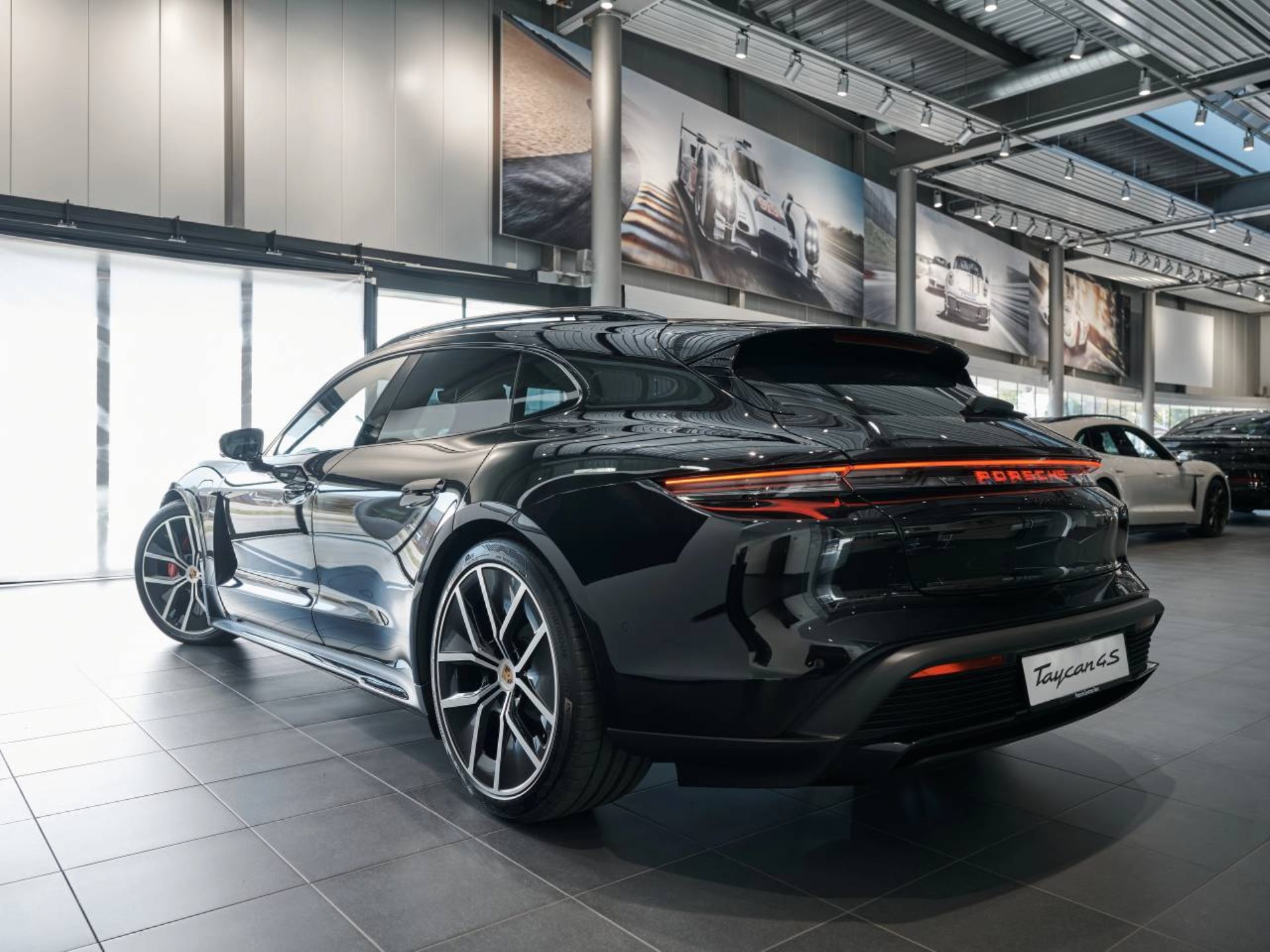 PORSCHE Taycan 4S Sport Turismo Black Edition-image-7