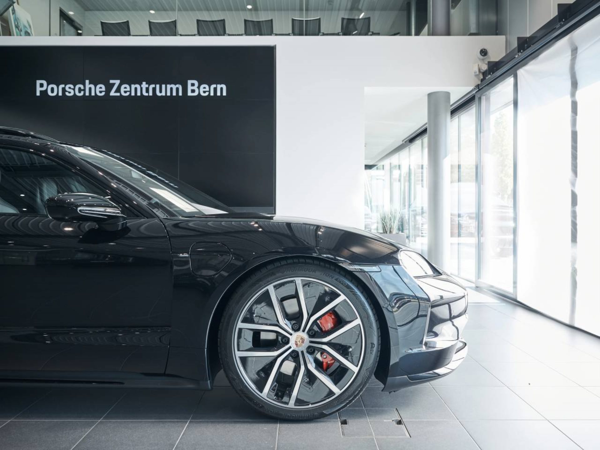 PORSCHE Taycan 4S Sport Turismo Black Edition-image-12