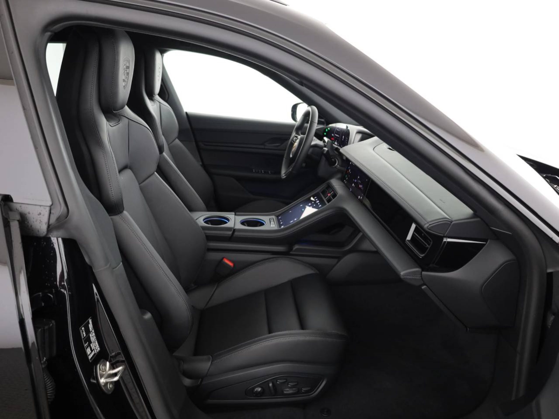 PORSCHE Taycan 4S Sport Turismo Black Edition-image-21