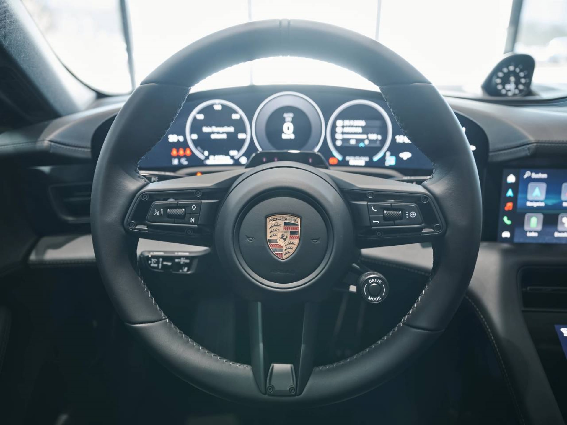PORSCHE Taycan 4S Sport Turismo Black Edition-image-13