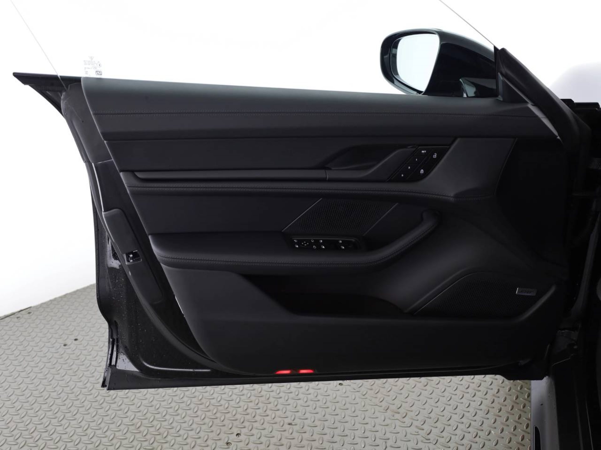 PORSCHE Taycan 4S Sport Turismo Black Edition-image-23