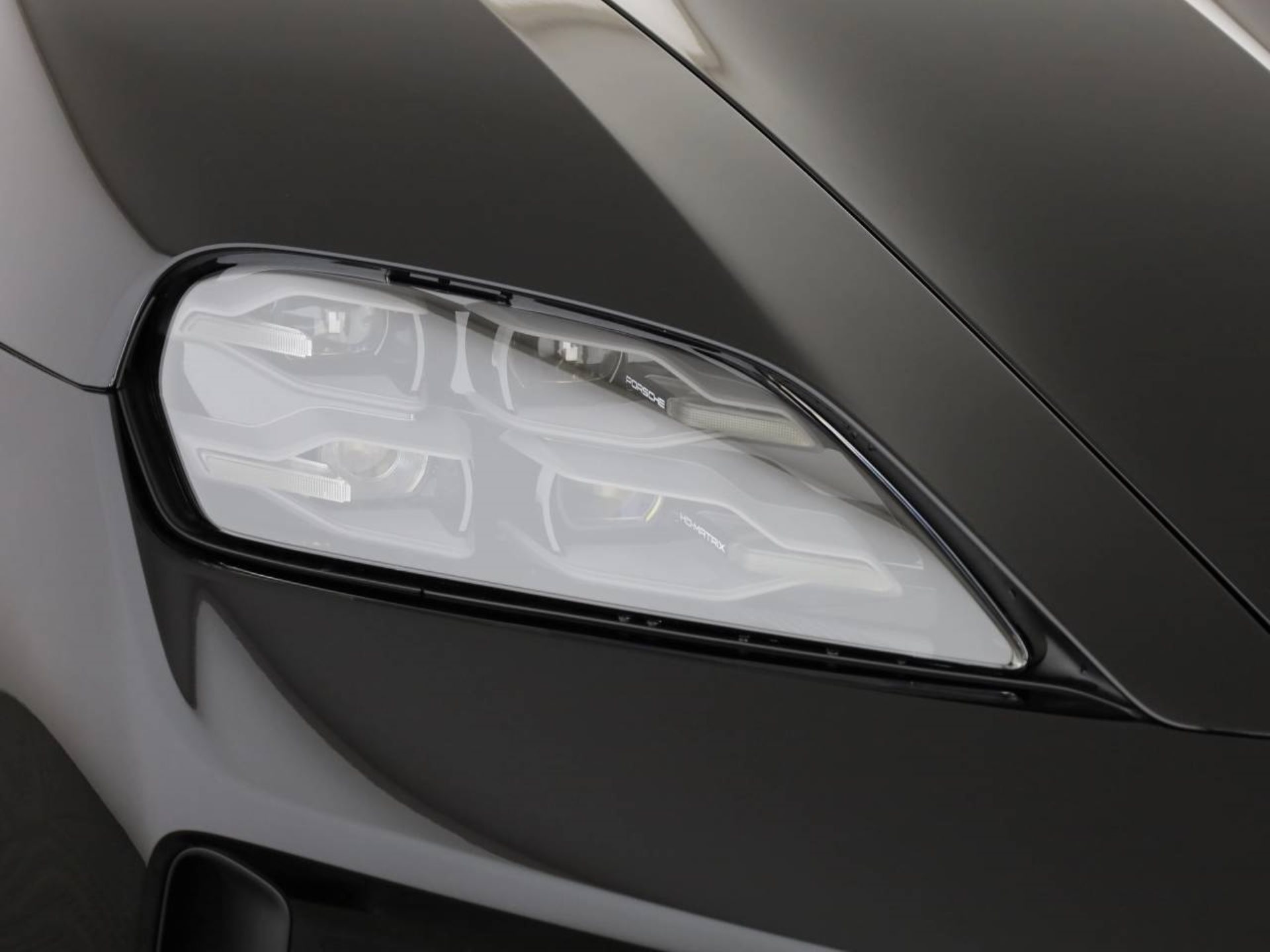 PORSCHE Taycan 4S Sport Turismo Black Edition-image-24