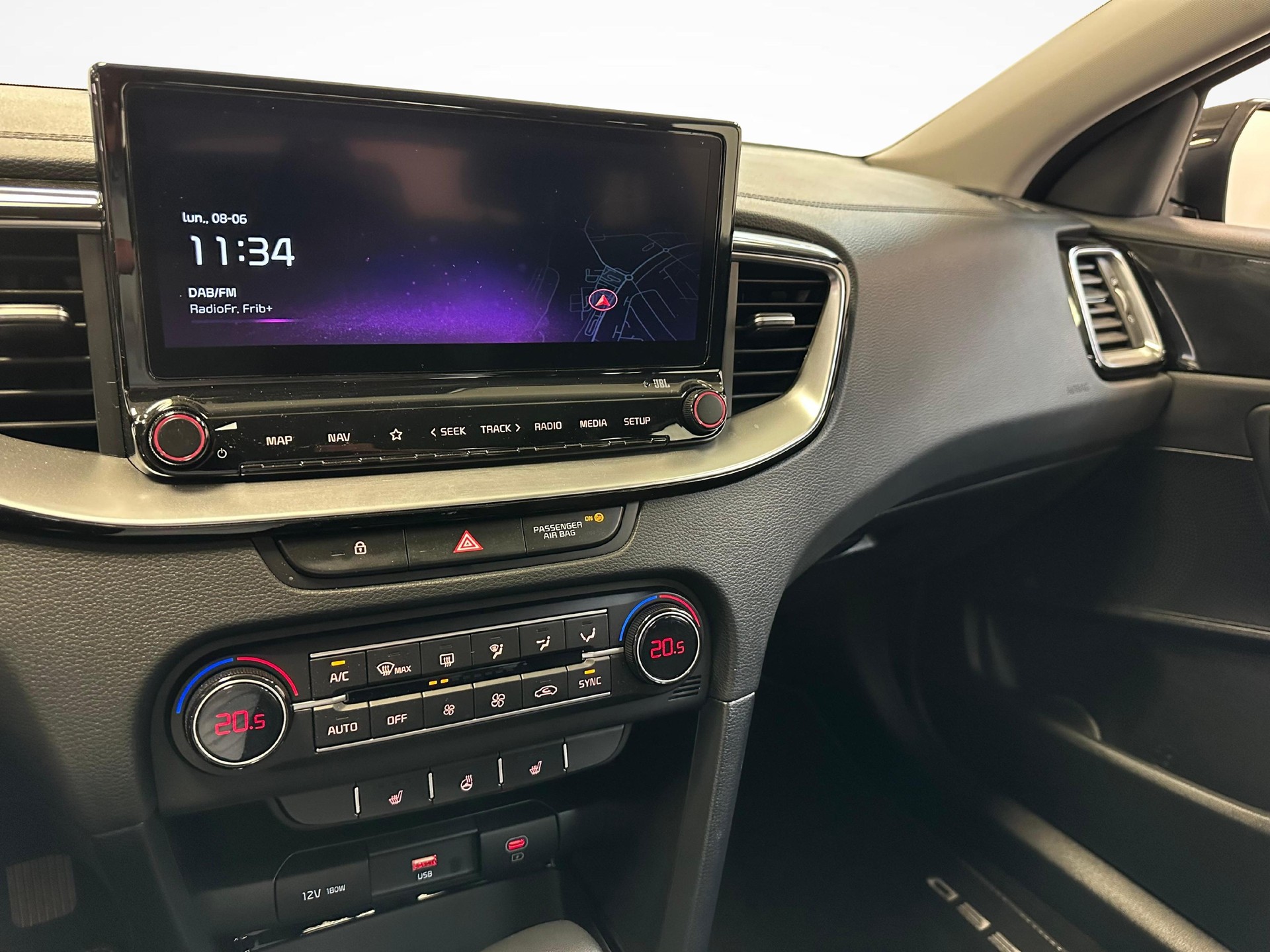 KIA Ceed SW 1.5 T-GDi MHEV Power-image-7