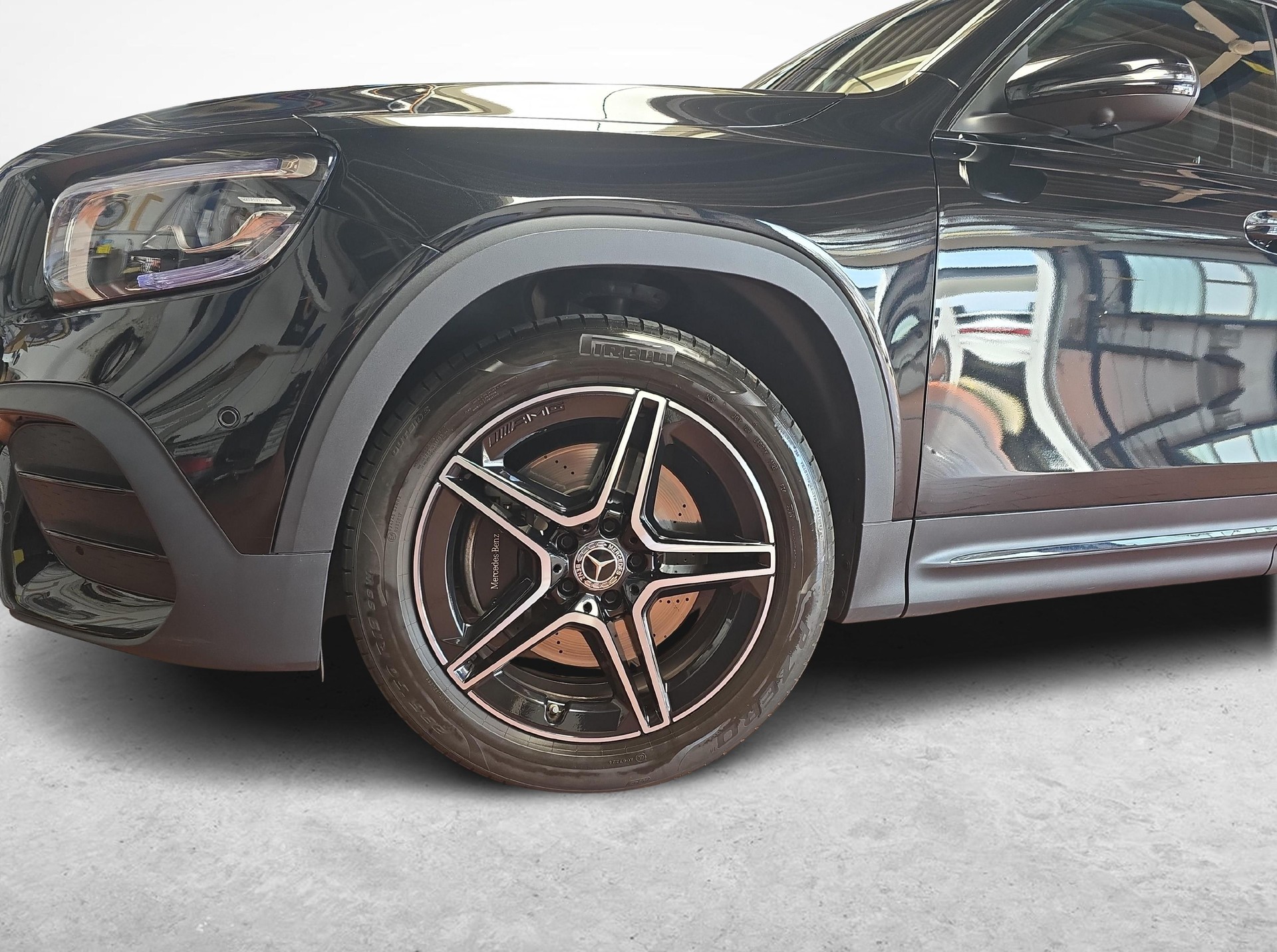 MERCEDES-BENZ GLB 250 4MATIC AMG Line-image-11