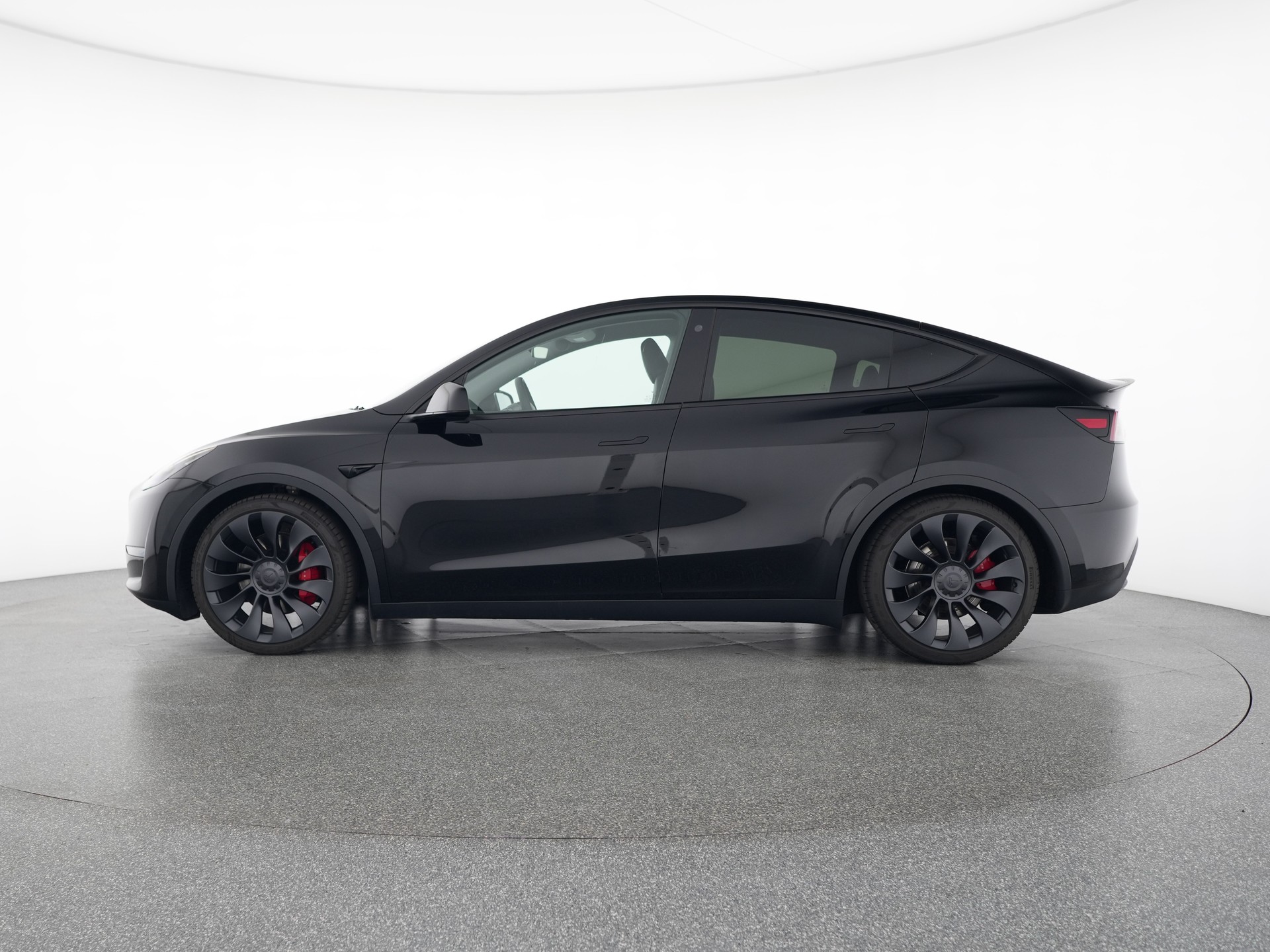 TESLA Model Y Performance-image-1