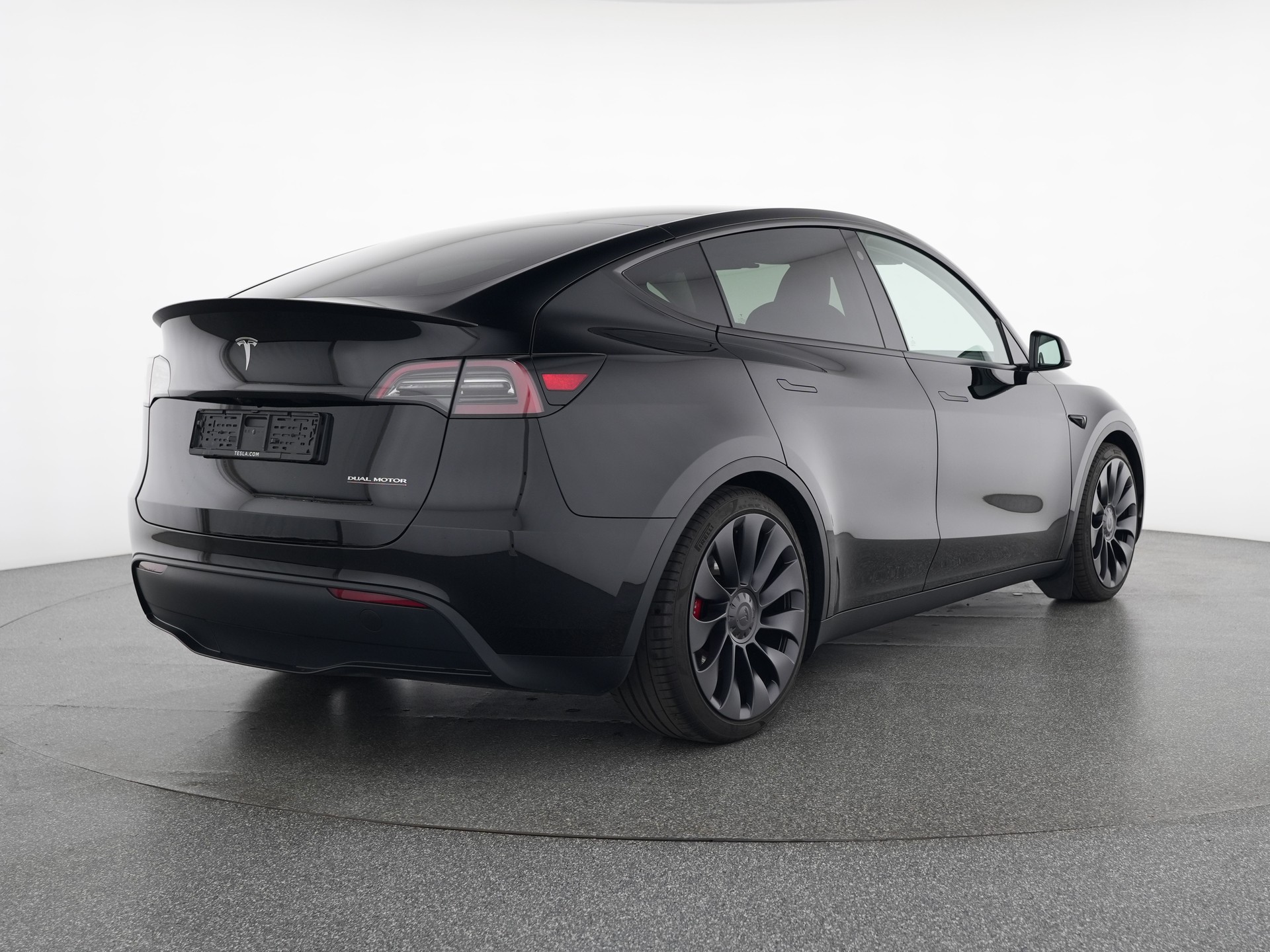 TESLA Model Y Performance-image-2
