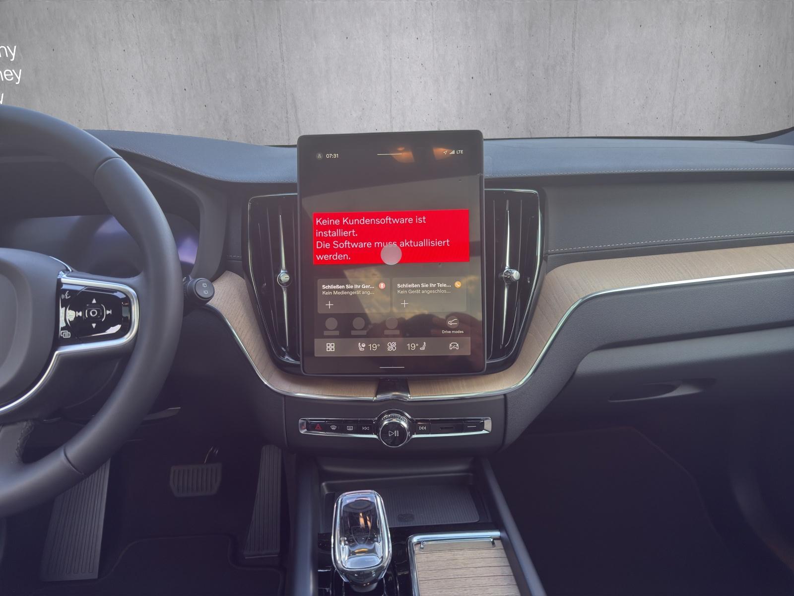 VOLVO XC60 T6 eAWD PluginHybrid Ultra Bright Geartronic-image-12