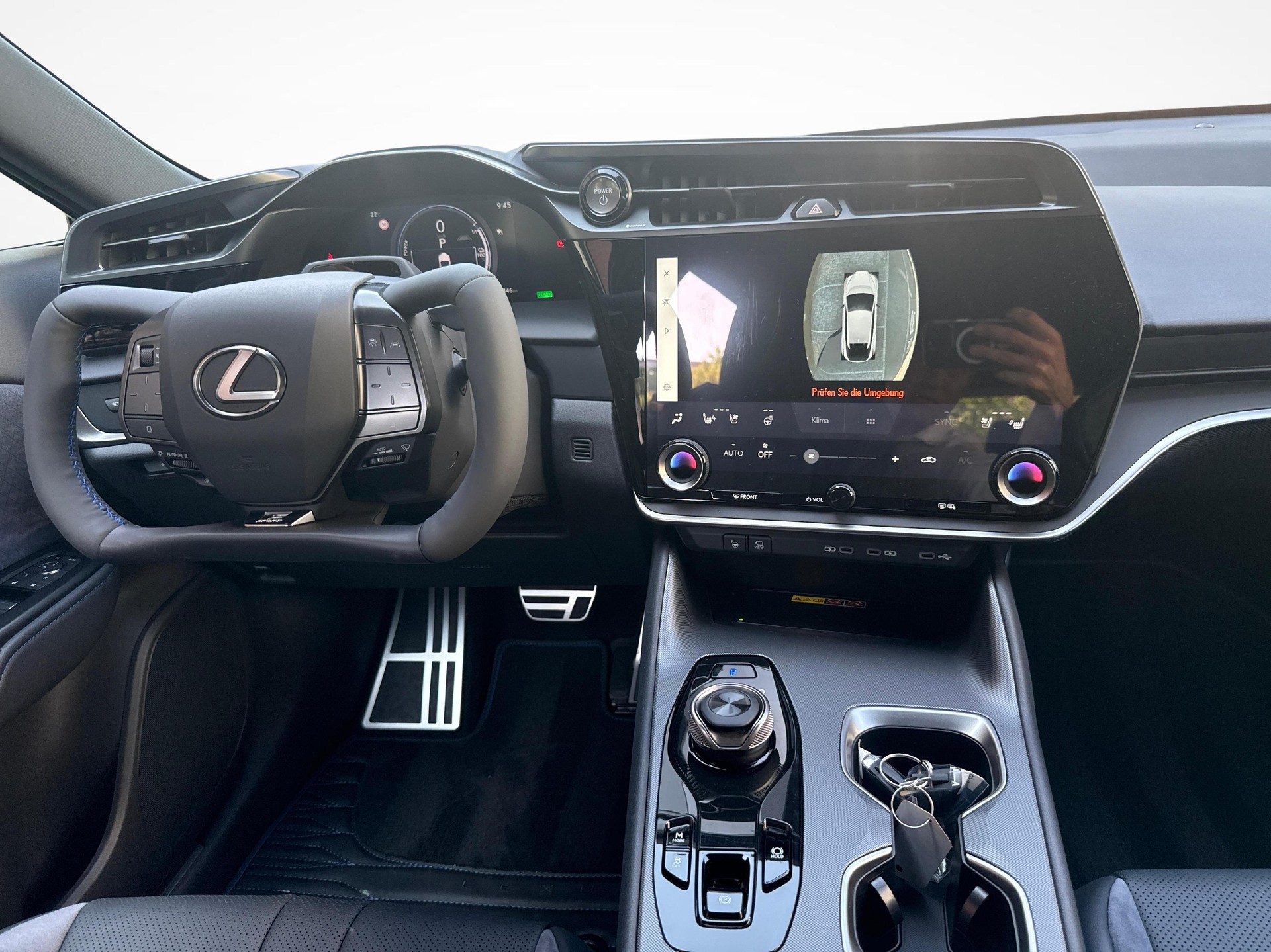 LEXUS RZ 550e F Sport-image-13