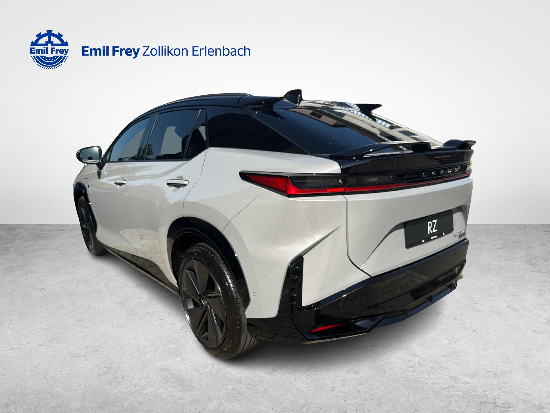 LEXUS RZ 550e F Sport-showroom-element-2