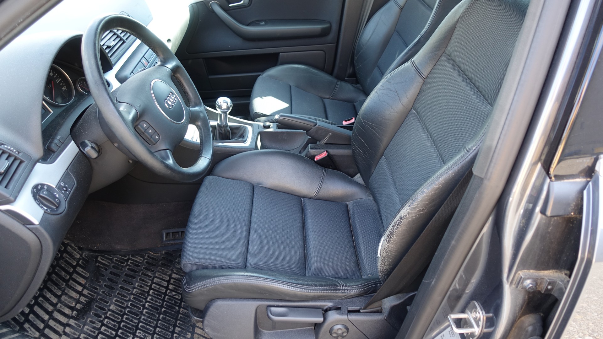 AUDI A4 1.8 T-image-6