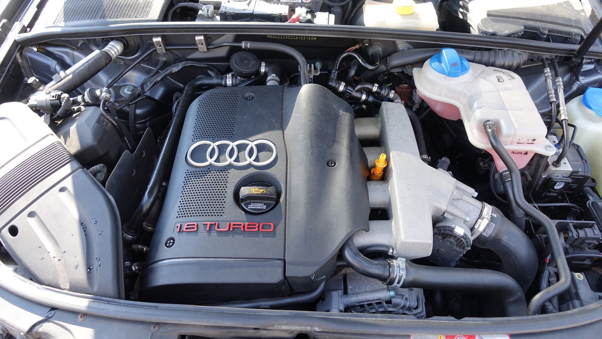 AUDI A4 1.8 T-image-15