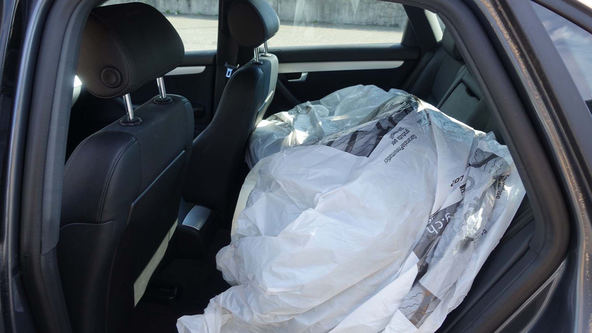 AUDI A4 1.8 T-image-13