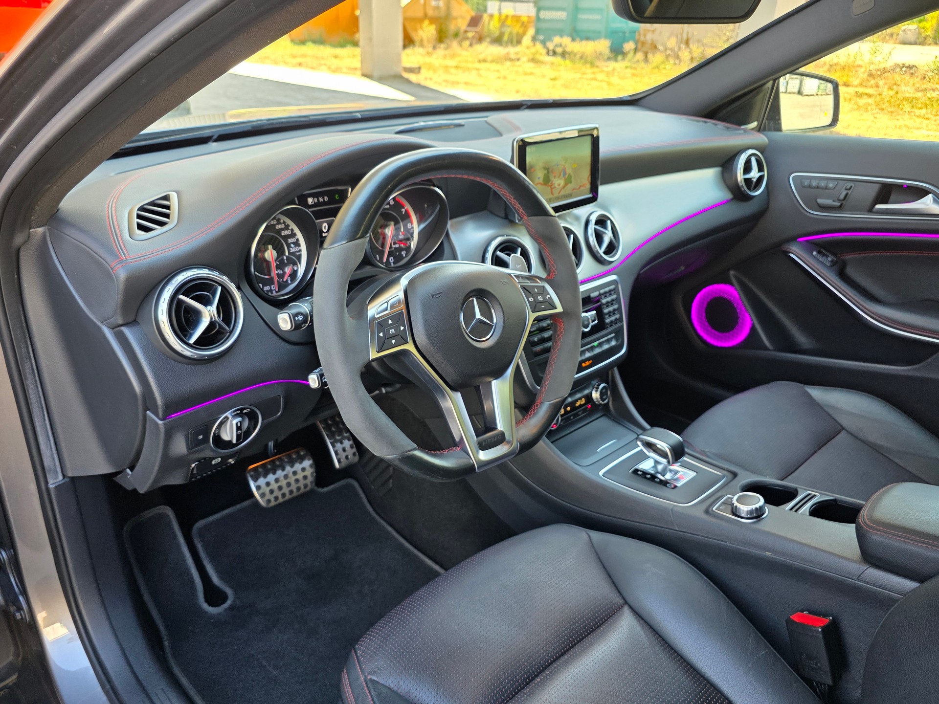 MERCEDES-BENZ GLA 45 AMG 4Matic 7G-DCT-image-12