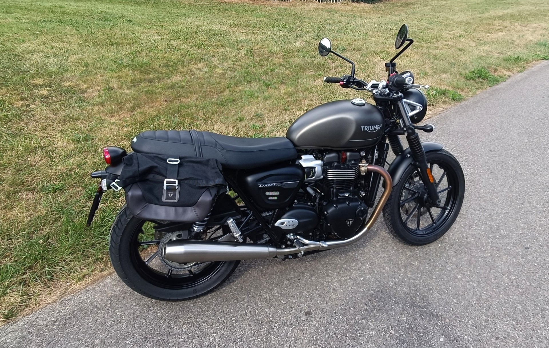 TRIUMPH Street Twin 900 (35kW)-image-2