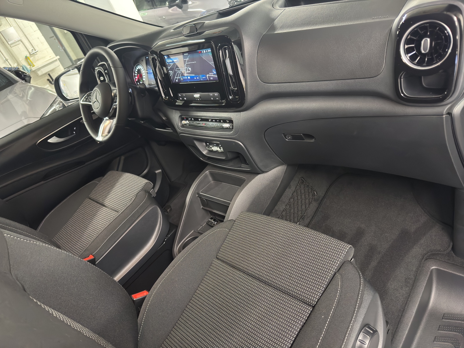 MERCEDES-BENZ Vito 116 Kombi L 2.0 CDI Select Fam-image-11