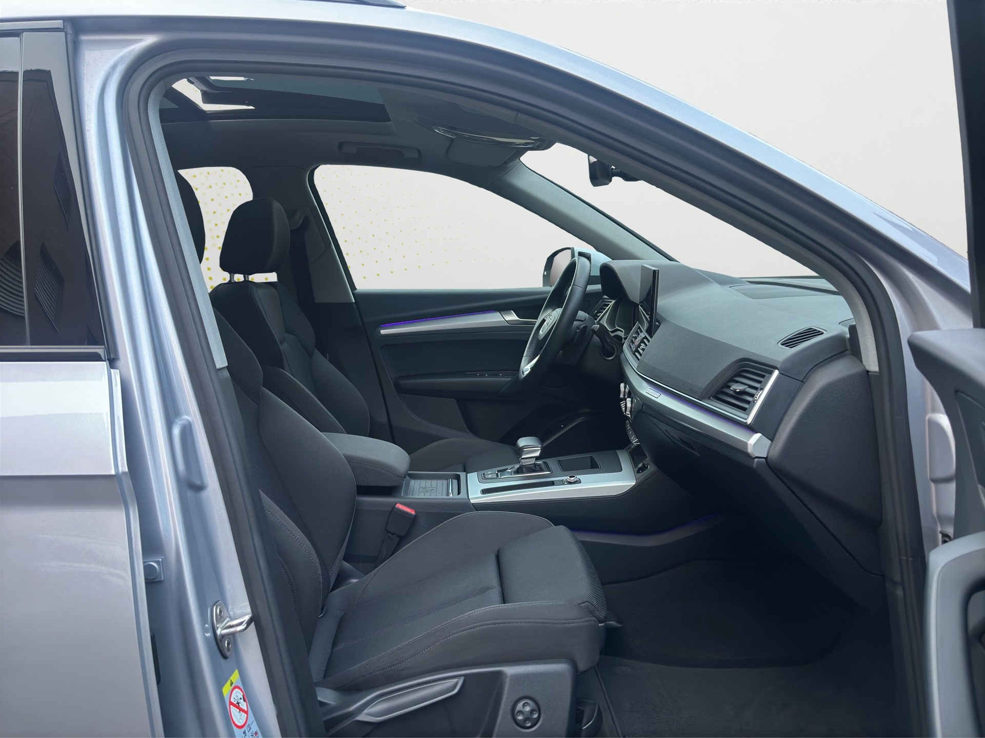 AUDI Q5 Sportback 40 TDI S line quattro 4x4-image-12