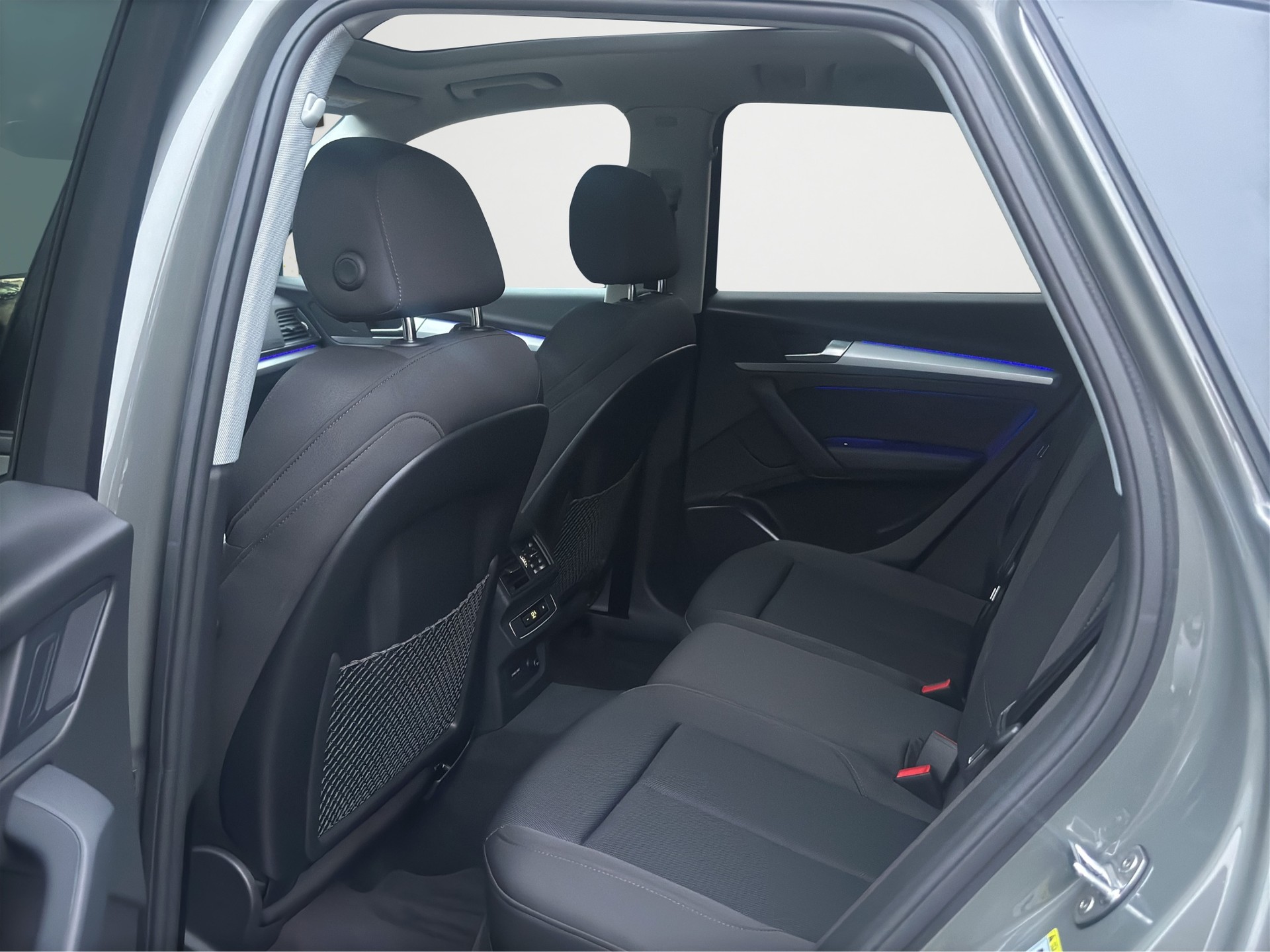 AUDI Q5 Sportback 40 TDI S line quattro 4x4-image-13