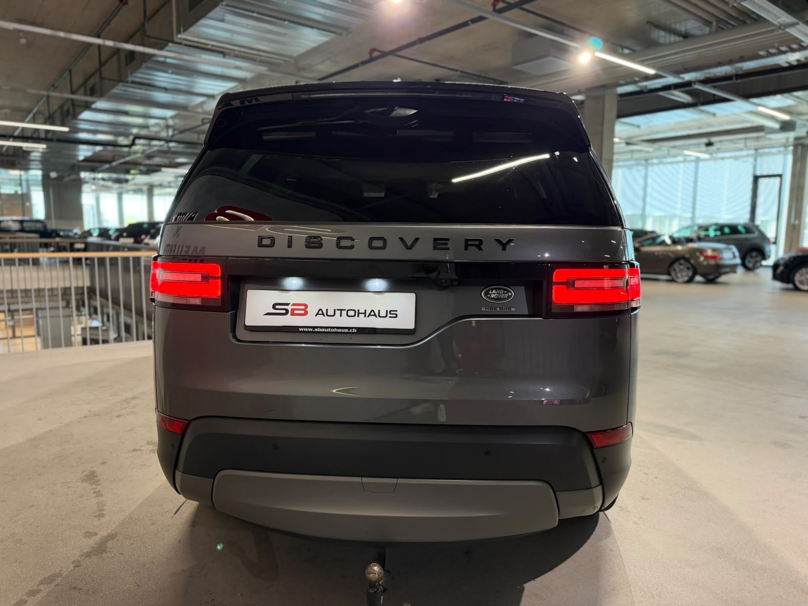 LAND ROVER Discovery 3.0 SDV6 HSE Luxury Automatic (CH) 7 PLATZ-image-13