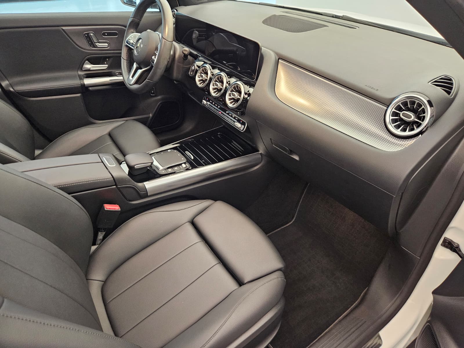 MERCEDES-BENZ GLA 250 4Matic Progressive 8G-DCT-image-11