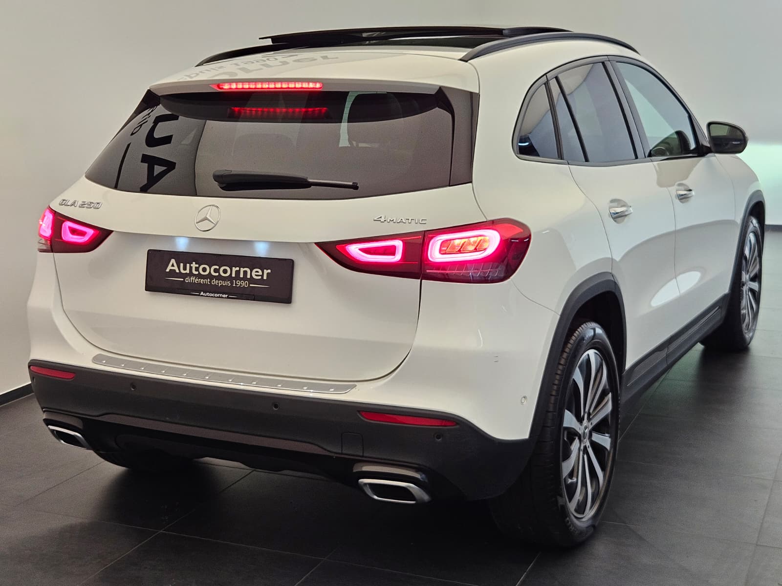 MERCEDES-BENZ GLA 250 4Matic Progressive 8G-DCT-image-6