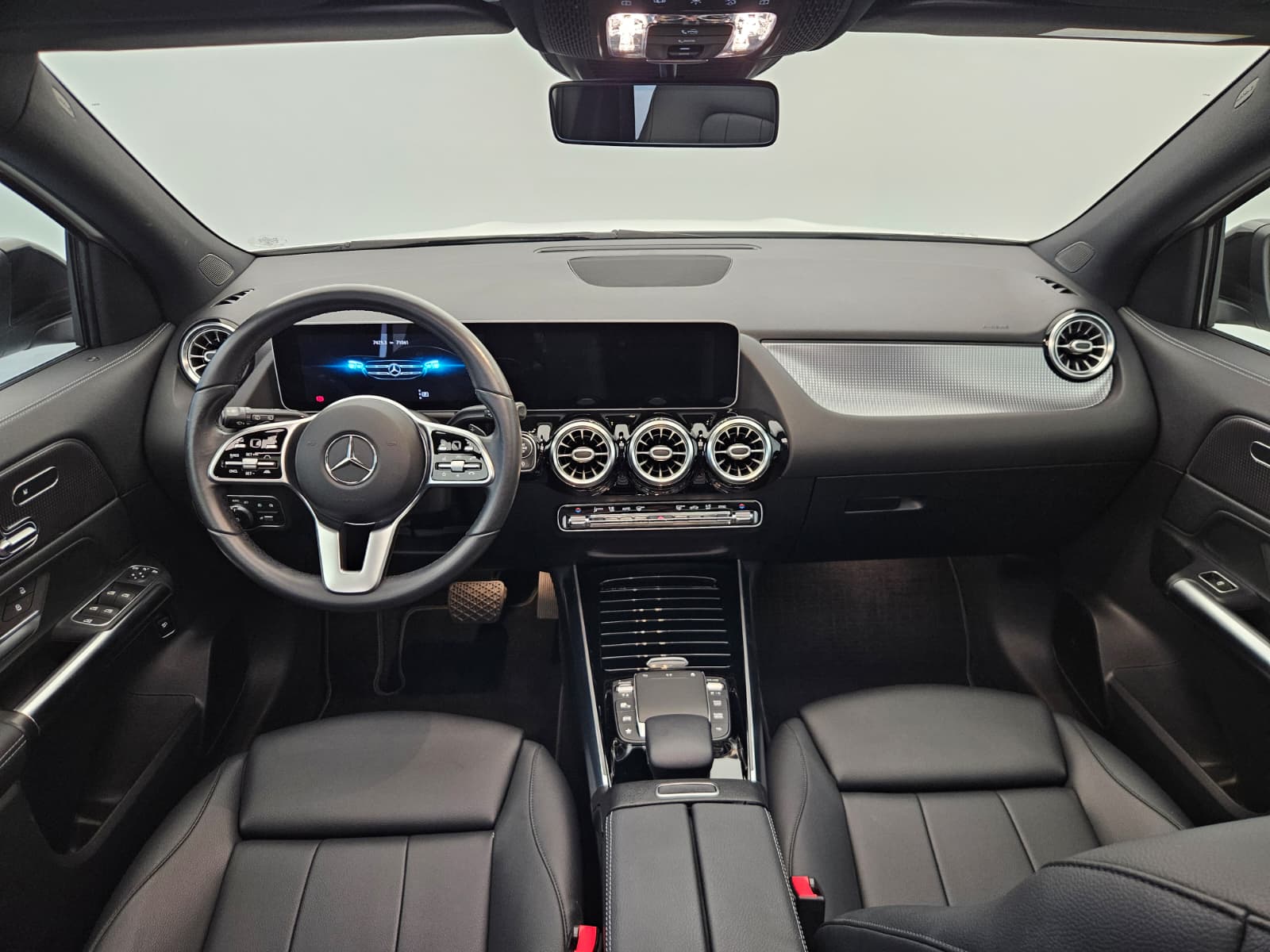 MERCEDES-BENZ GLA 250 4Matic Progressive 8G-DCT-image-9