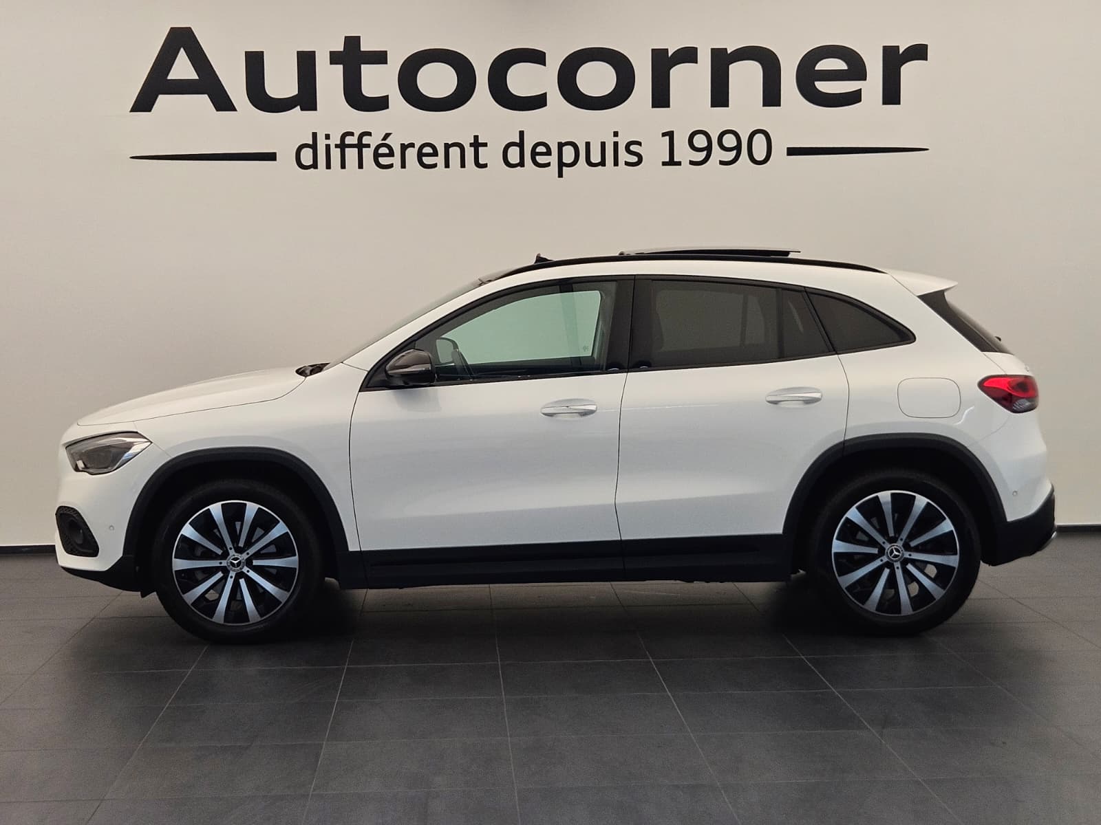 MERCEDES-BENZ GLA 250 4Matic Progressive 8G-DCT-image-1