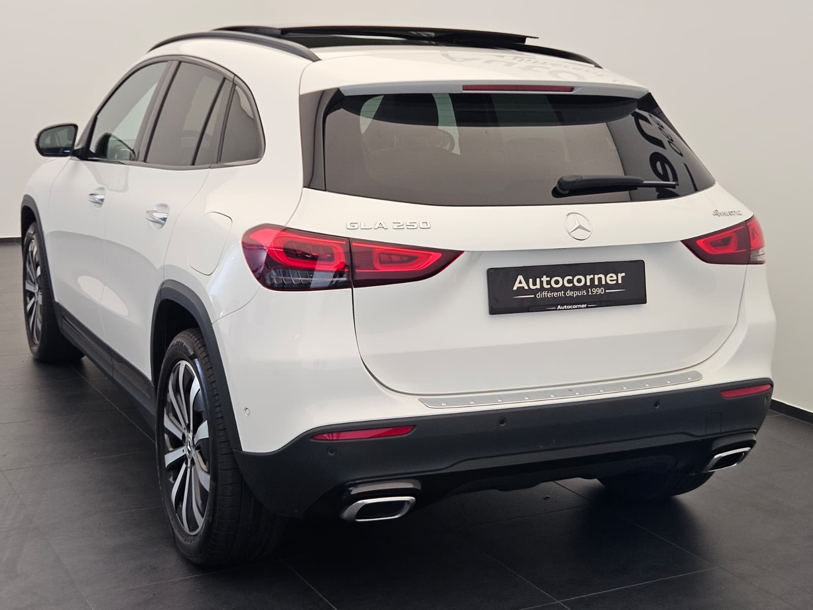 MERCEDES-BENZ GLA 250 4Matic Progressive 8G-DCT-image-8