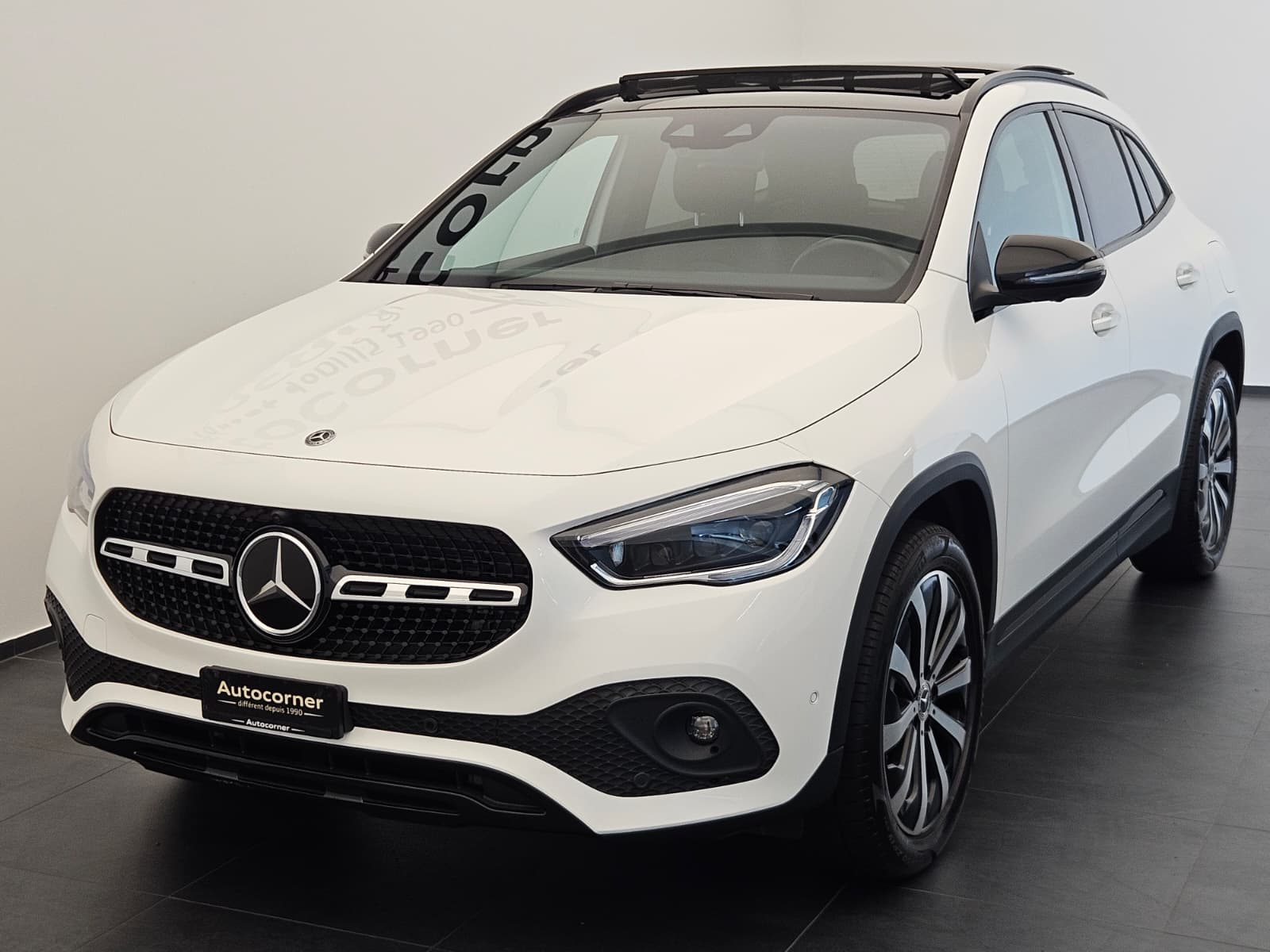 MERCEDES-BENZ GLA 250 4Matic Progressive 8G-DCT-image-2