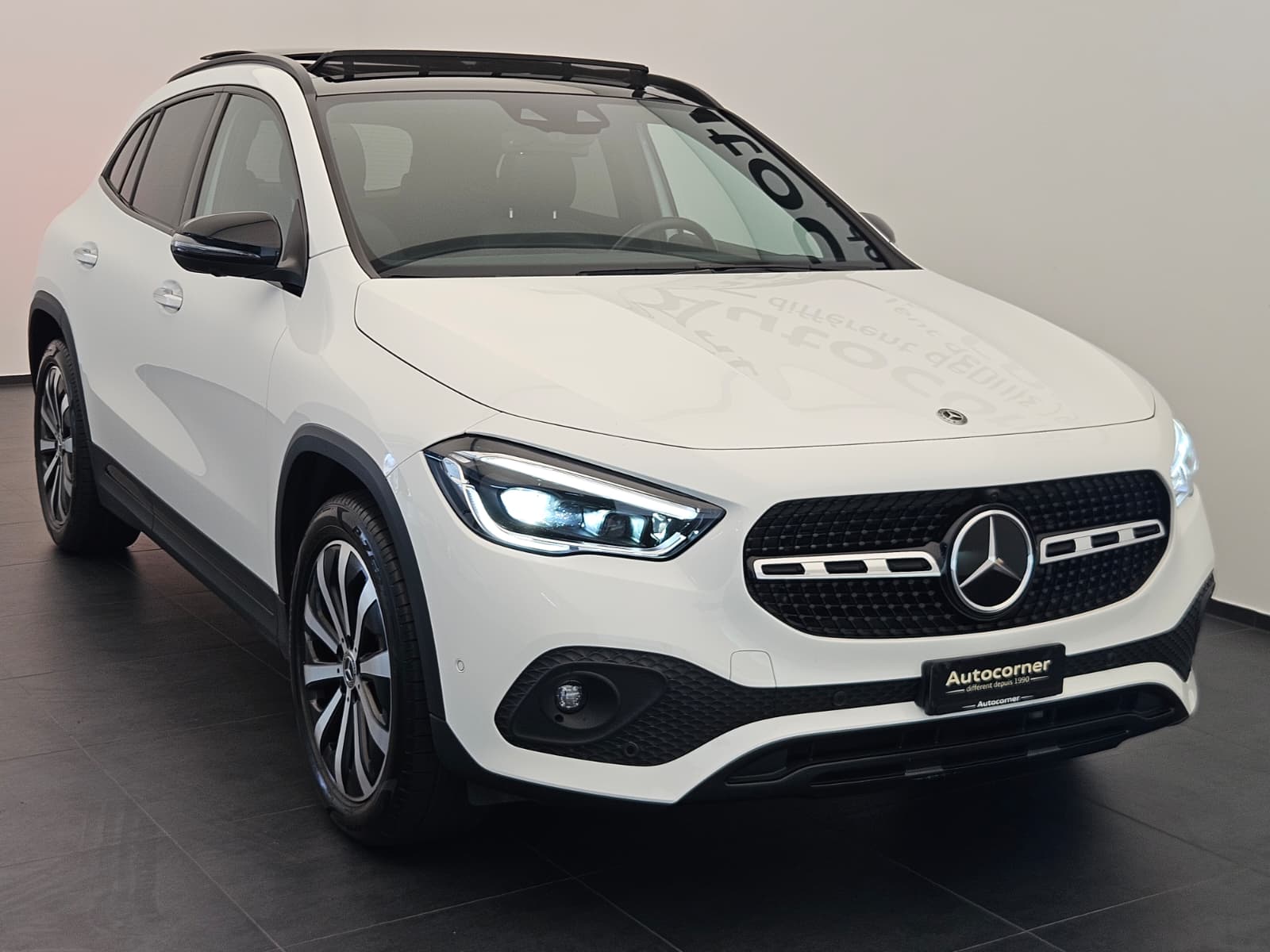 MERCEDES-BENZ GLA 250 4Matic Progressive 8G-DCT-image-4