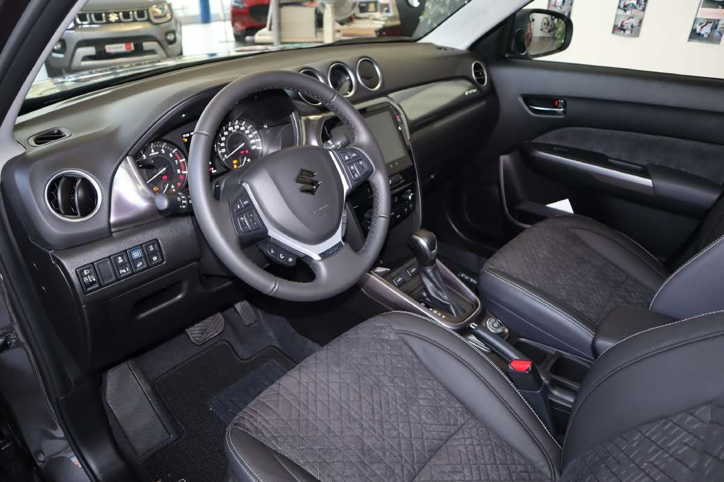 SUZUKI Vitara 1.5 Piz Sulai Top Hybrid 4x4-image-5