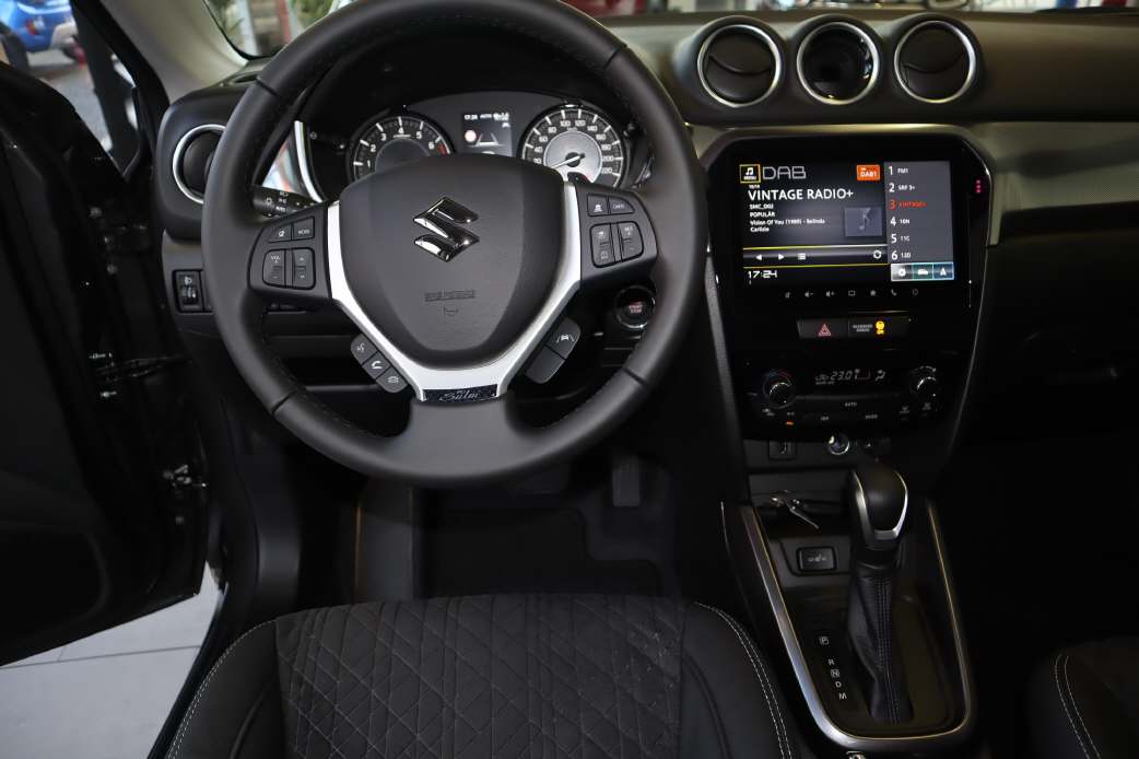 SUZUKI Vitara 1.5 Piz Sulai Top Hybrid 4x4-image-4