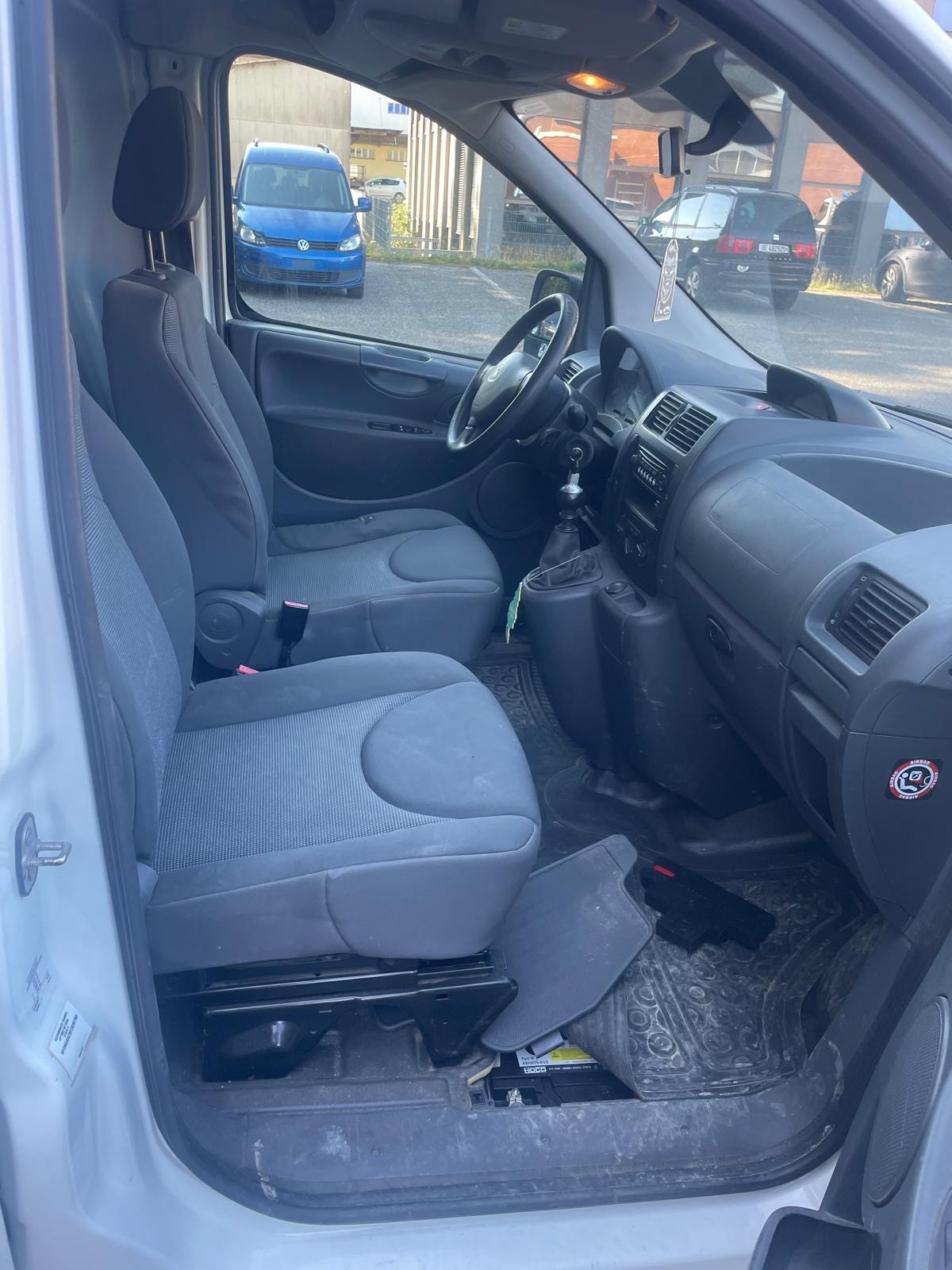 PEUGEOT Expert 2.0 HDi 229 L2H-image-8