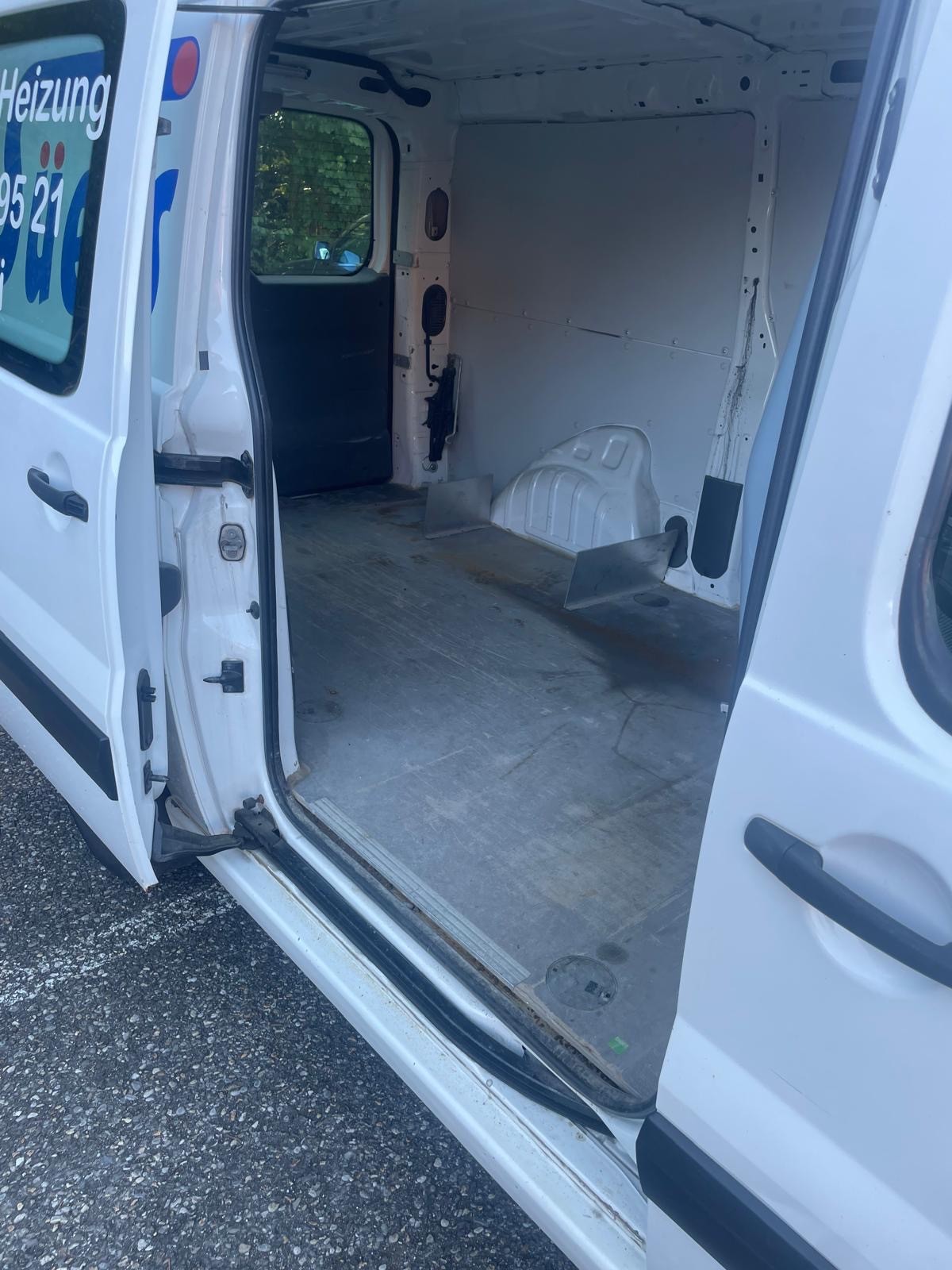 PEUGEOT Expert 2.0 HDi 229 L2H-image-7
