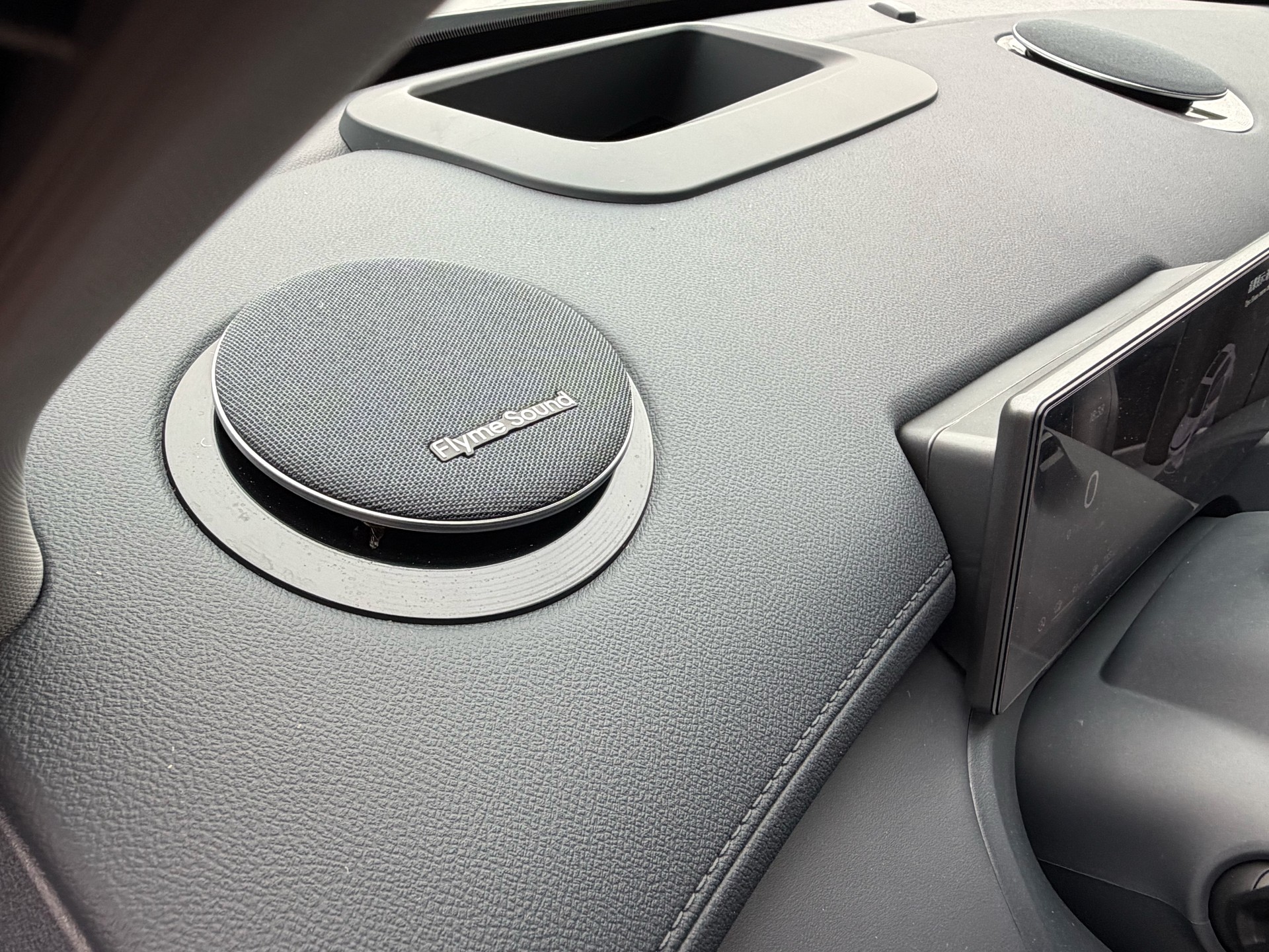 GEELY Starray EM-i Max+ PHEV-image-10
