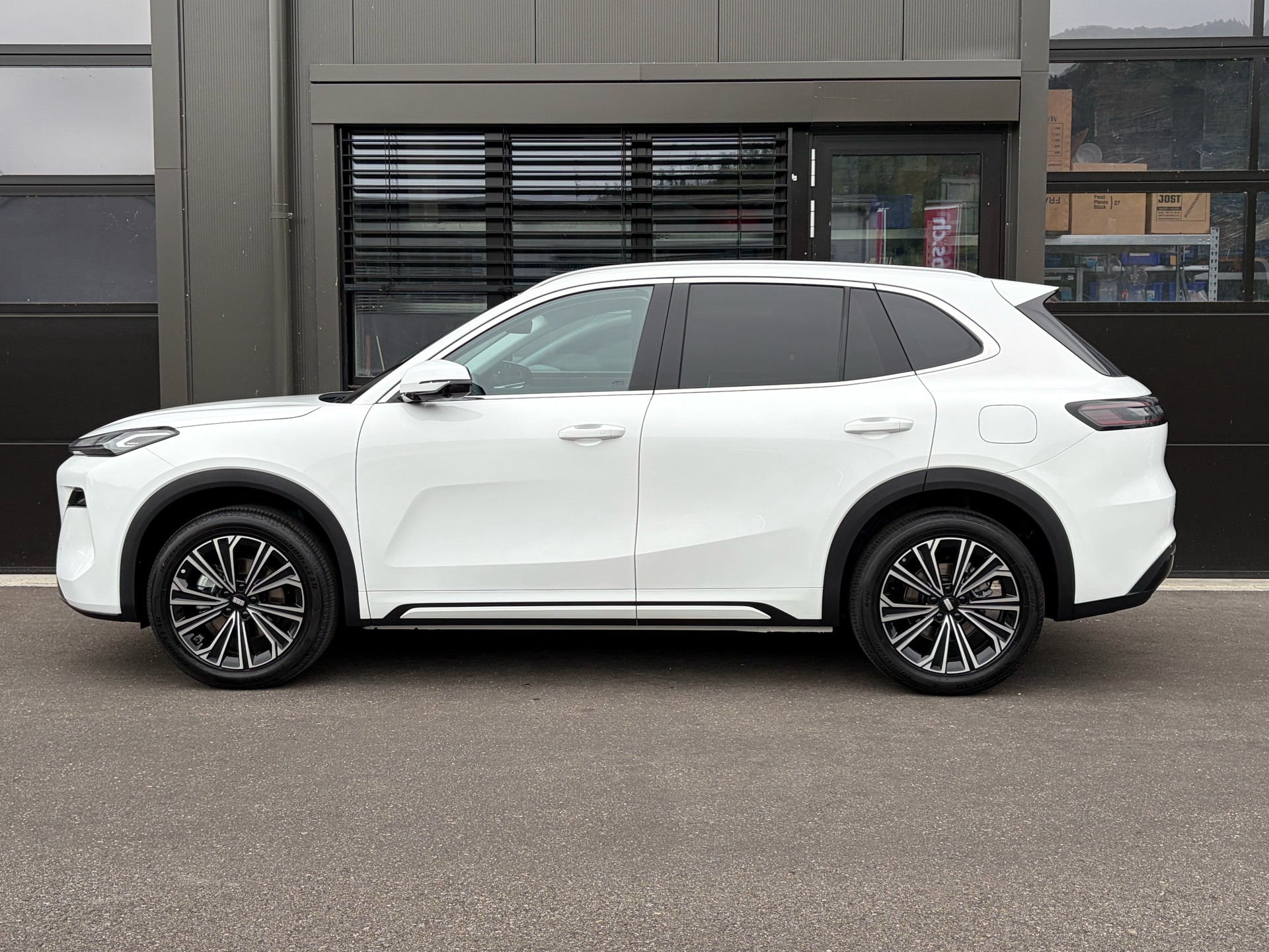 GEELY Starray EM-i Max+ PHEV-image-0