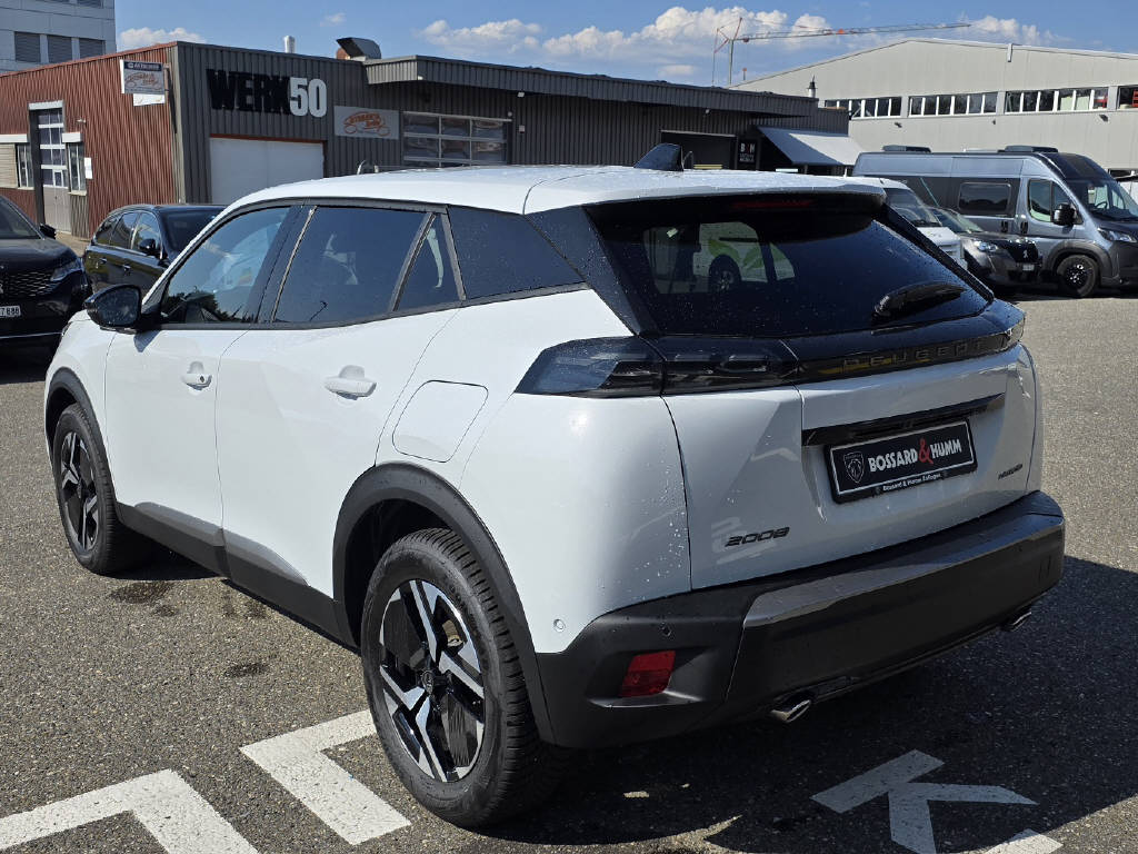 PEUGEOT 2008 1.2 Hybrid 145 Allure Premium-image-2