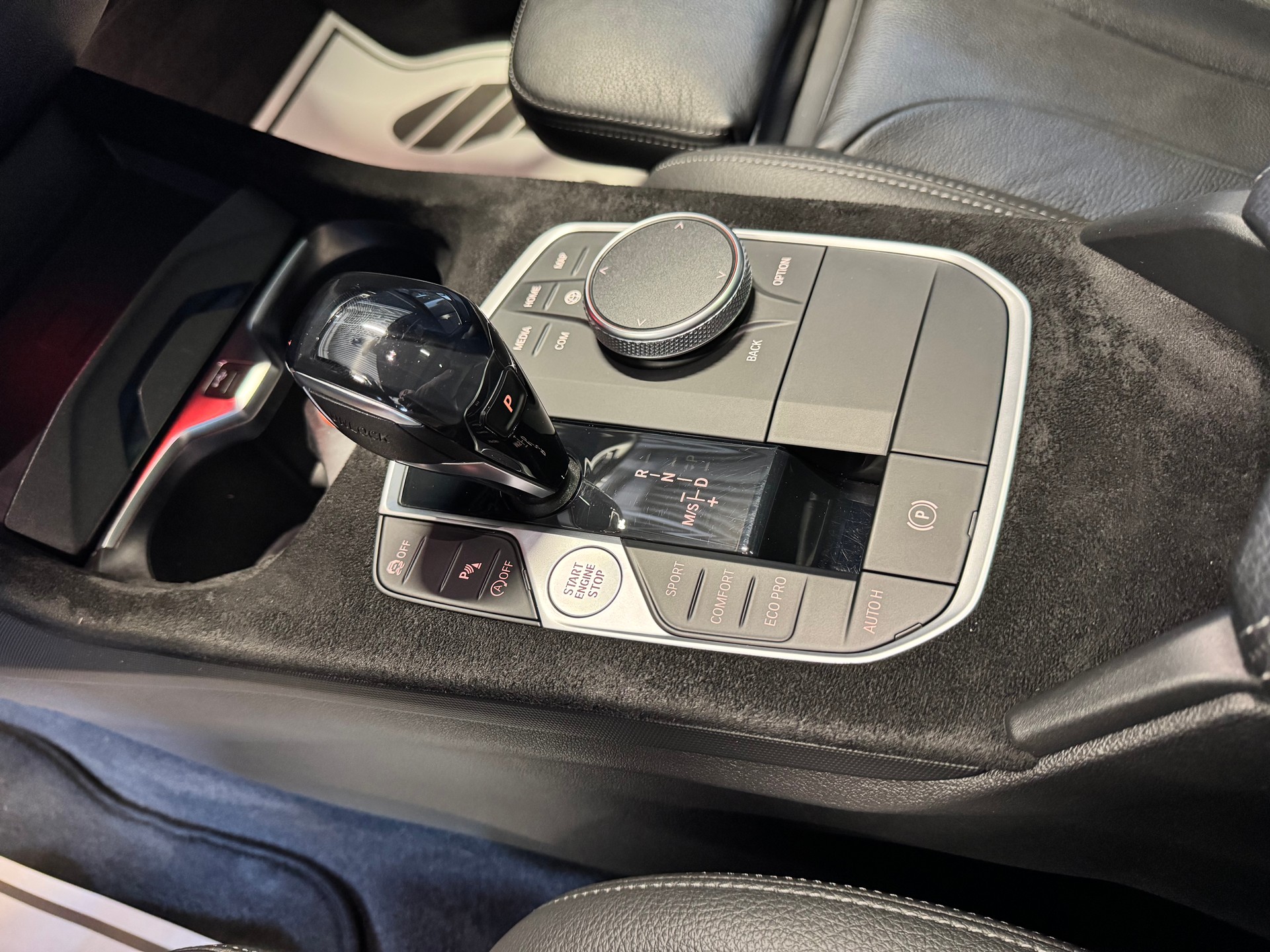 BMW 120d xDrive Steptronic M Sport-image-13