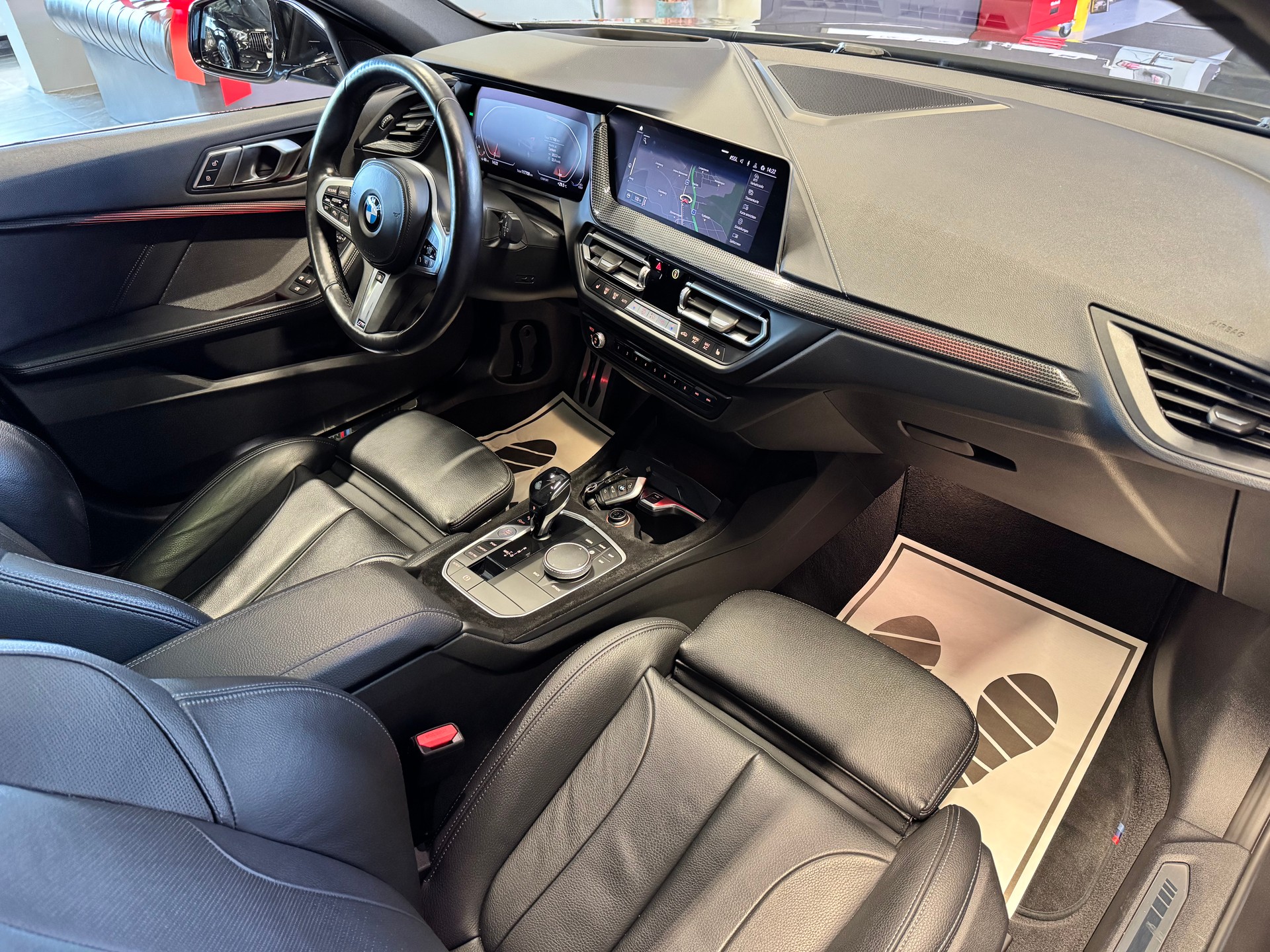 BMW 120d xDrive Steptronic M Sport-image-7