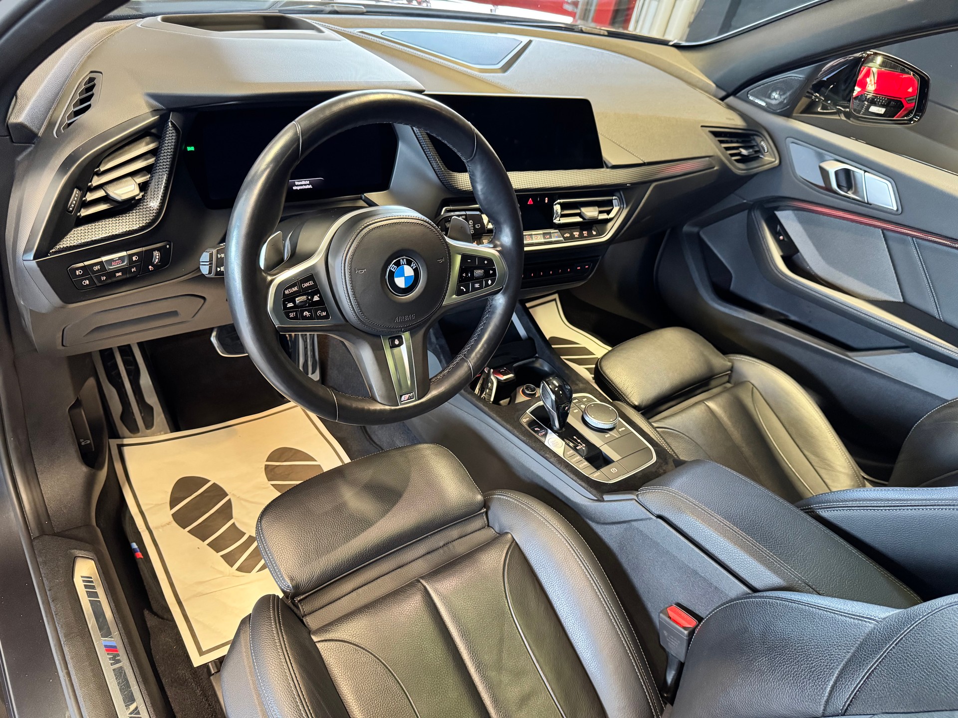 BMW 120d xDrive Steptronic M Sport-image-11