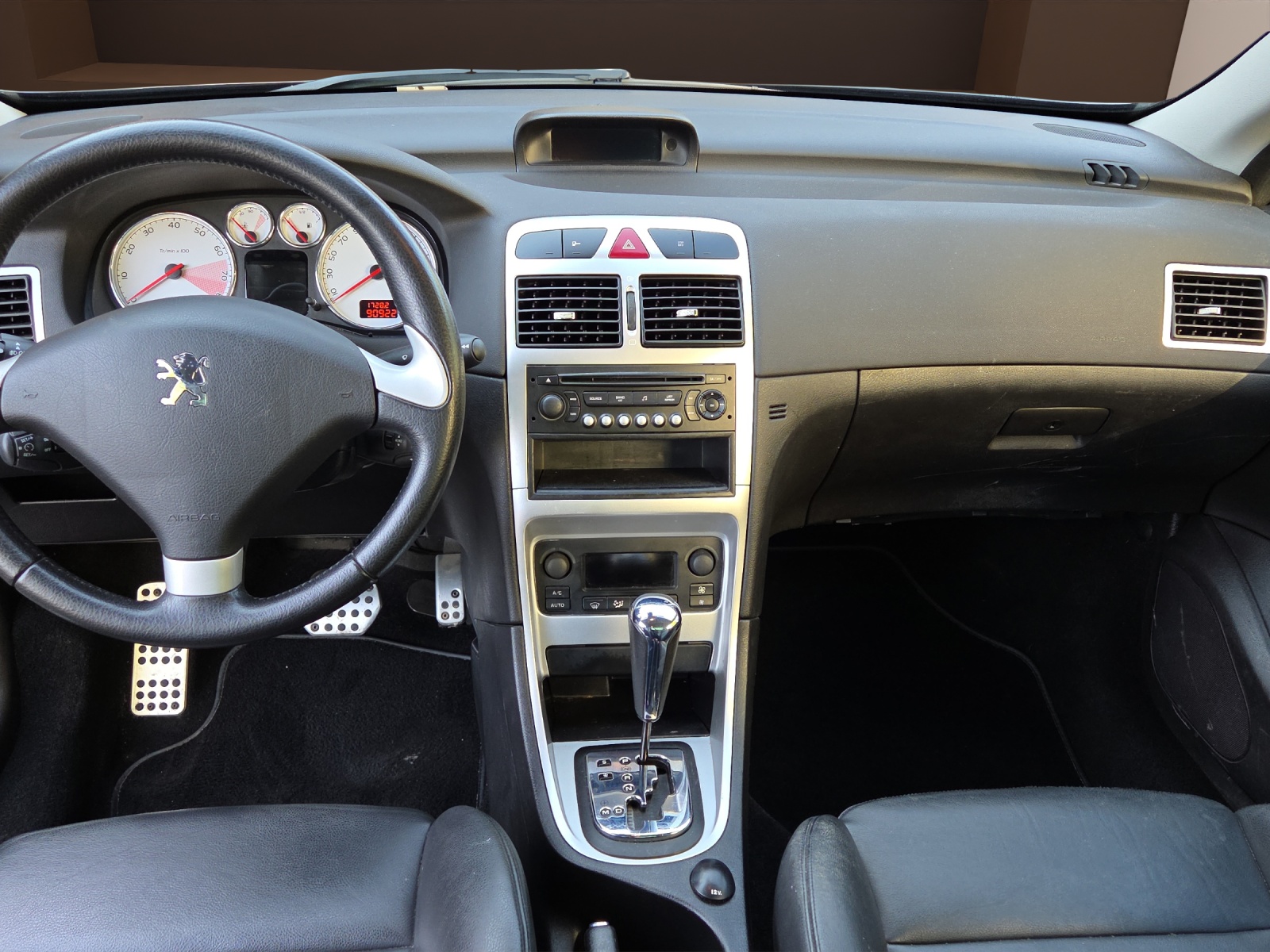 PEUGEOT 307 CC 2.0 16V Dynamic-image-12